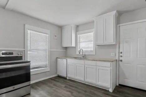 Single Family Residence For Sale in Johnson County , 122 Ramsey Avenue, Cleburne, Texas 76031, 4 Bedroom, 2 Bathroom, Garage spaces, 1,760 Sqft, built in 1953, mls#21334411, Real Estate Agent in Cleburne, Homes For Sale in Johnson county, Homes For Sale in Cleburne, Realtor in Cleburne Texas, Real Estate Brokerage Independent Realty Texas, Luminita Cordes Realtor