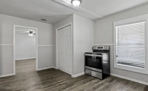 Single Family Residence For Sale in Johnson County , 122 Ramsey Avenue, Cleburne, Texas 76031, 4 Bedroom, 2 Bathroom, Garage spaces, 1,760 Sqft, built in 1953, mls#21334411, Real Estate Agent in Cleburne, Homes For Sale in Johnson county, Homes For Sale in Cleburne, Realtor in Cleburne Texas, Real Estate Brokerage Independent Realty Texas, Luminita Cordes Realtor