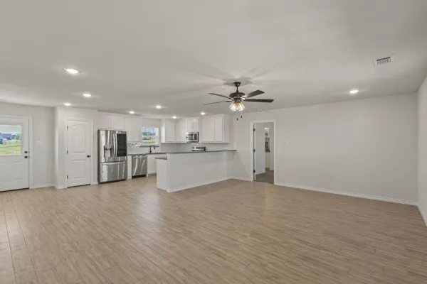 Single Family Residence For Sale in Parker County , 6043 Piper Anne Street, Azle, Texas 76020, 3 Bedroom, 2 Bathroom, Garage spaces, 1,400 Sqft, built in 2025, mls#21343170, Real Estate Agent in Azle, Homes For Sale in Parker county, Homes For Sale in Azle, Realtor in Azle Texas, Real Estate Brokerage Independent Realty Texas, Luminita Cordes Realtor