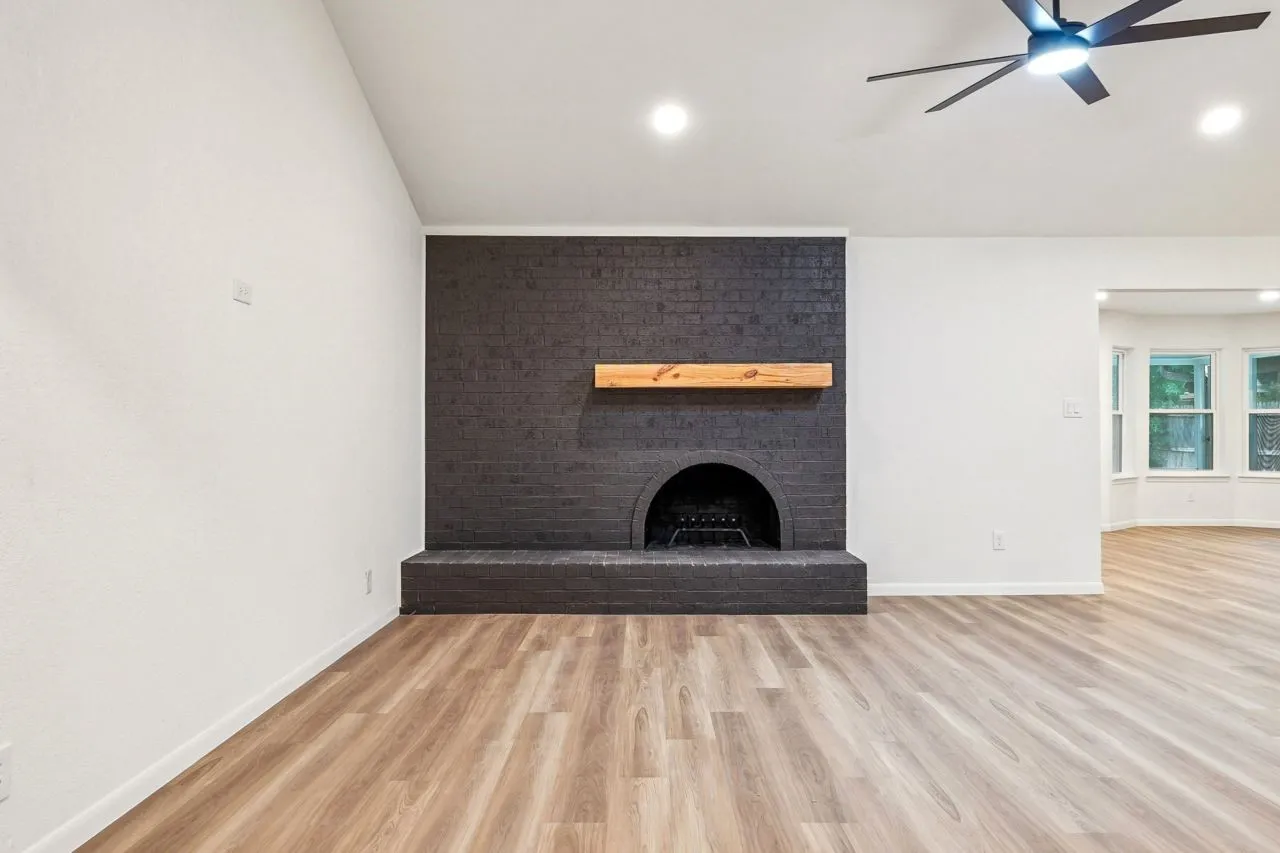 Single Family Residence For Sale in Tarrant County , 3529 Kelvin Avenue, Fort Worth, Texas 76133, 5 Bedroom, 3 Bathroom, 2 Garage spaces, 2,478 Sqft, built in 1977, mls#21343359, Real Estate Agent in Fort Worth, Homes For Sale in Tarrant county, Homes For Sale in Fort Worth, Realtor in Fort Worth Texas, Real Estate Brokerage Independent Realty Texas, Luminita Cordes Realtor