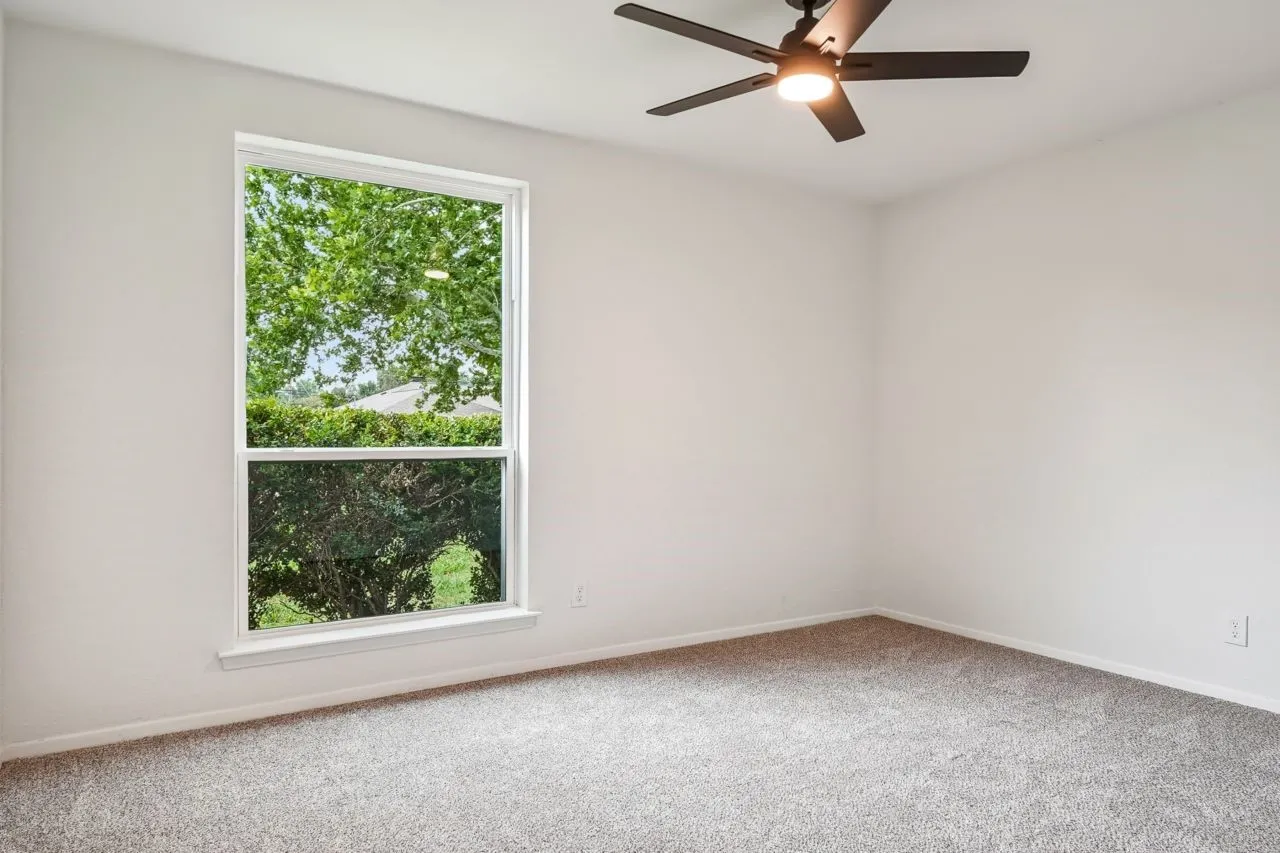 Single Family Residence For Sale in Tarrant County , 3529 Kelvin Avenue, Fort Worth, Texas 76133, 5 Bedroom, 3 Bathroom, 2 Garage spaces, 2,478 Sqft, built in 1977, mls#21343359, Real Estate Agent in Fort Worth, Homes For Sale in Tarrant county, Homes For Sale in Fort Worth, Realtor in Fort Worth Texas, Real Estate Brokerage Independent Realty Texas, Luminita Cordes Realtor