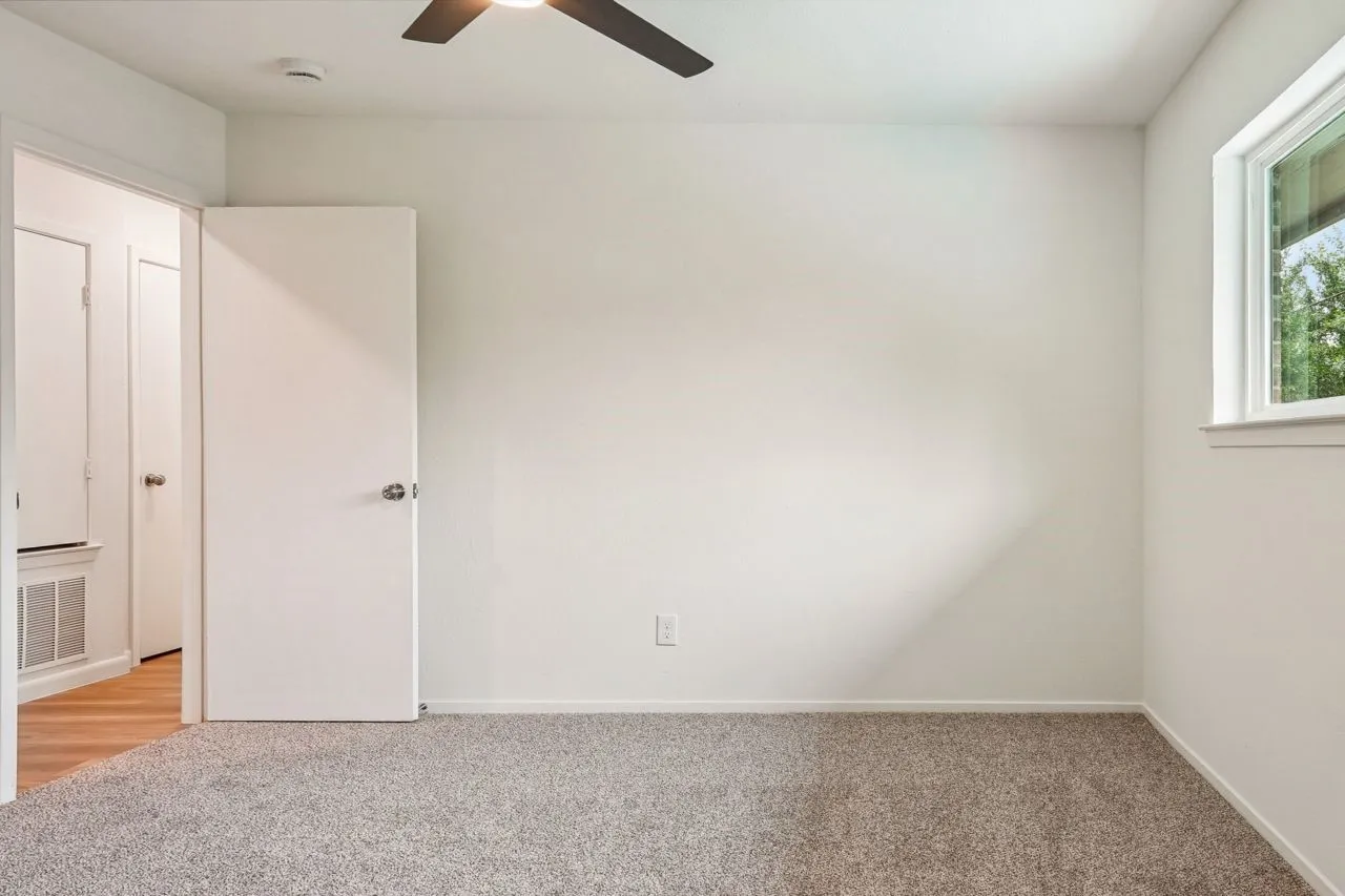 Single Family Residence For Sale in Tarrant County , 3529 Kelvin Avenue, Fort Worth, Texas 76133, 5 Bedroom, 3 Bathroom, 2 Garage spaces, 2,478 Sqft, built in 1977, mls#21343359, Real Estate Agent in Fort Worth, Homes For Sale in Tarrant county, Homes For Sale in Fort Worth, Realtor in Fort Worth Texas, Real Estate Brokerage Independent Realty Texas, Luminita Cordes Realtor