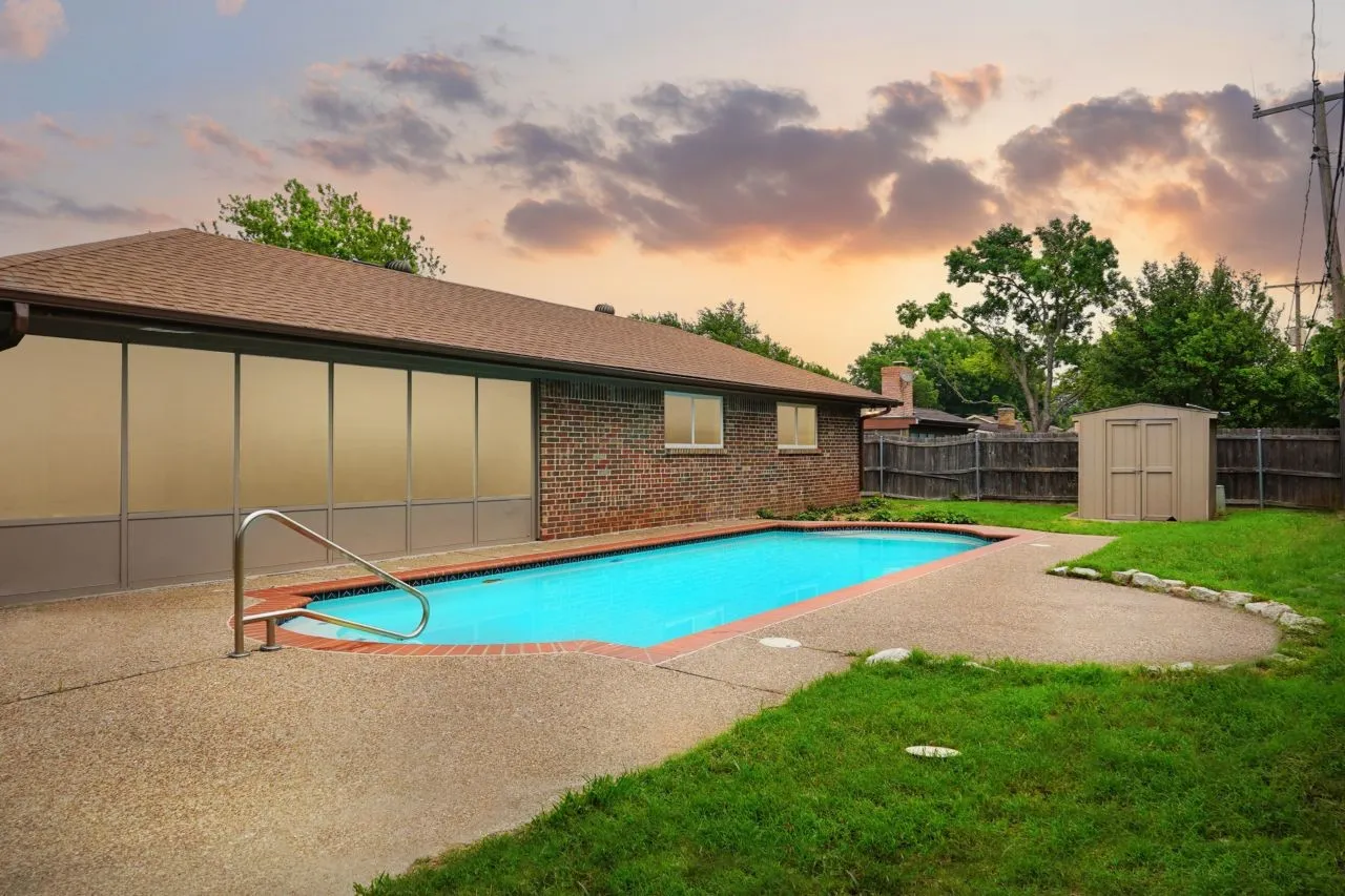 Single Family Residence For Sale in Tarrant County , 3529 Kelvin Avenue, Fort Worth, Texas 76133, 5 Bedroom, 3 Bathroom, 2 Garage spaces, 2,478 Sqft, built in 1977, mls#21343359, Real Estate Agent in Fort Worth, Homes For Sale in Tarrant county, Homes For Sale in Fort Worth, Realtor in Fort Worth Texas, Real Estate Brokerage Independent Realty Texas, Luminita Cordes Realtor