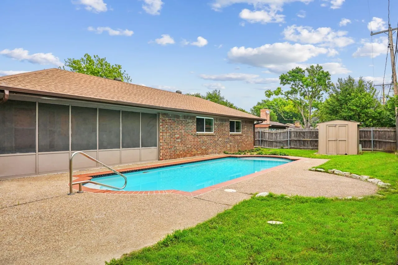Single Family Residence For Sale in Tarrant County , 3529 Kelvin Avenue, Fort Worth, Texas 76133, 5 Bedroom, 3 Bathroom, 2 Garage spaces, 2,478 Sqft, built in 1977, mls#21343359, Real Estate Agent in Fort Worth, Homes For Sale in Tarrant county, Homes For Sale in Fort Worth, Realtor in Fort Worth Texas, Real Estate Brokerage Independent Realty Texas, Luminita Cordes Realtor