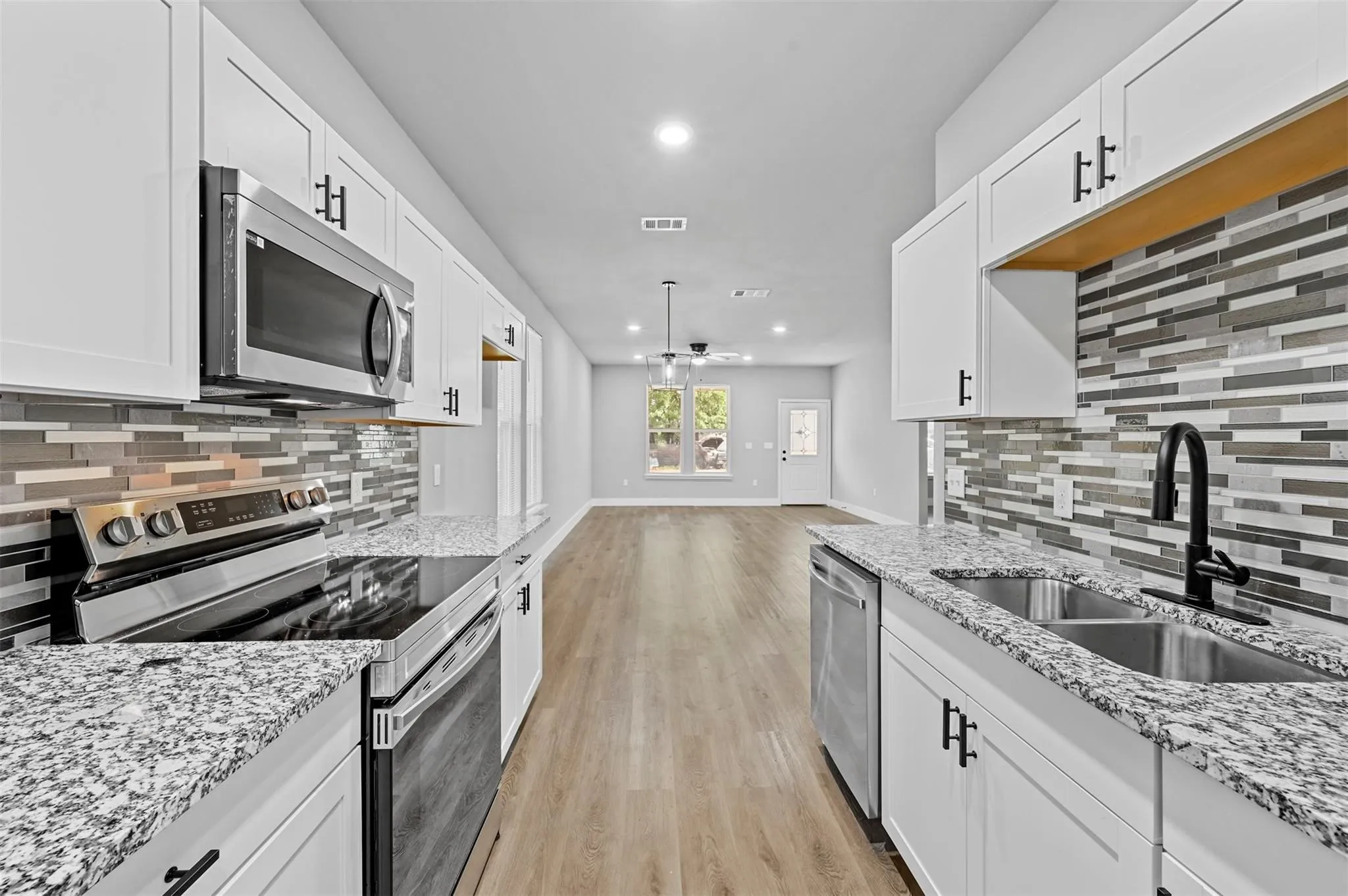 Single Family Residence For Rent in Henderson County , 6147 Shawnee Drive, Mabank, Texas 75156, 3 Bedroom, 2 Bathroom, Garage spaces, 1,380 Sqft, built in 2024, mls#21343367, Real Estate Agent in Mabank, Homes For Rent in Henderson county, Homes For Rent in Mabank, Realtor in Mabank Texas, Real Estate Brokerage Independent Realty Texas, Luminita Cordes Realtor