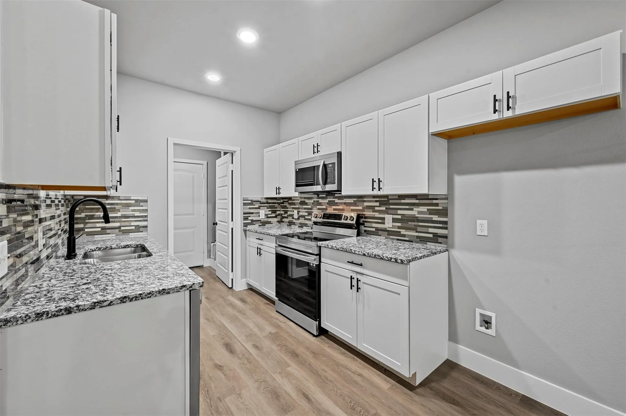 Single Family Residence For Rent in Henderson County , 6147 Shawnee Drive, Mabank, Texas 75156, 3 Bedroom, 2 Bathroom, Garage spaces, 1,380 Sqft, built in 2024, mls#21343367, Real Estate Agent in Mabank, Homes For Rent in Henderson county, Homes For Rent in Mabank, Realtor in Mabank Texas, Real Estate Brokerage Independent Realty Texas, Luminita Cordes Realtor