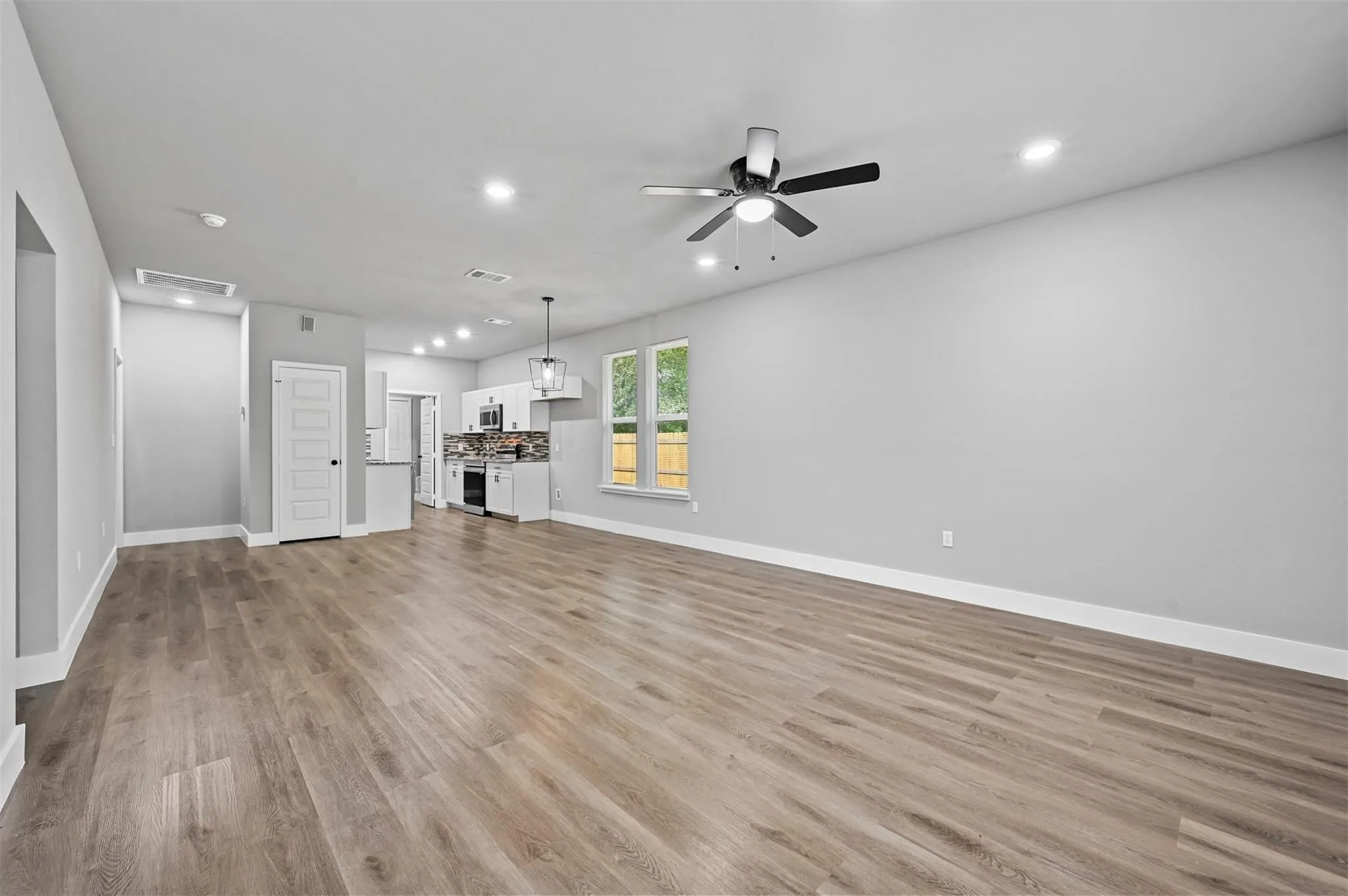 Single Family Residence For Rent in Henderson County , 6147 Shawnee Drive, Mabank, Texas 75156, 3 Bedroom, 2 Bathroom, Garage spaces, 1,380 Sqft, built in 2024, mls#21343367, Real Estate Agent in Mabank, Homes For Rent in Henderson county, Homes For Rent in Mabank, Realtor in Mabank Texas, Real Estate Brokerage Independent Realty Texas, Luminita Cordes Realtor