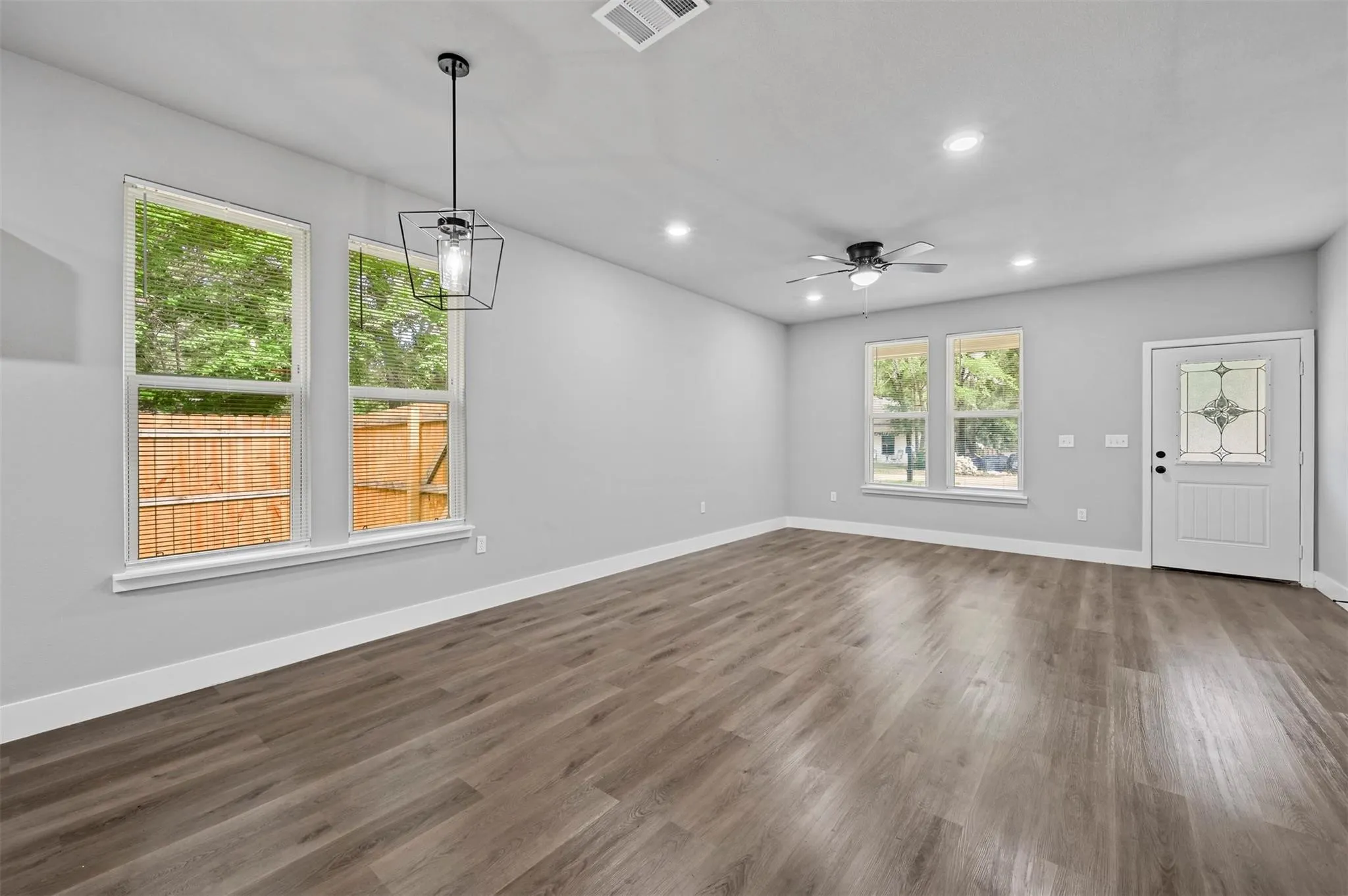 Single Family Residence For Rent in Henderson County , 6147 Shawnee Drive, Mabank, Texas 75156, 3 Bedroom, 2 Bathroom, Garage spaces, 1,380 Sqft, built in 2024, mls#21343367, Real Estate Agent in Mabank, Homes For Rent in Henderson county, Homes For Rent in Mabank, Realtor in Mabank Texas, Real Estate Brokerage Independent Realty Texas, Luminita Cordes Realtor
