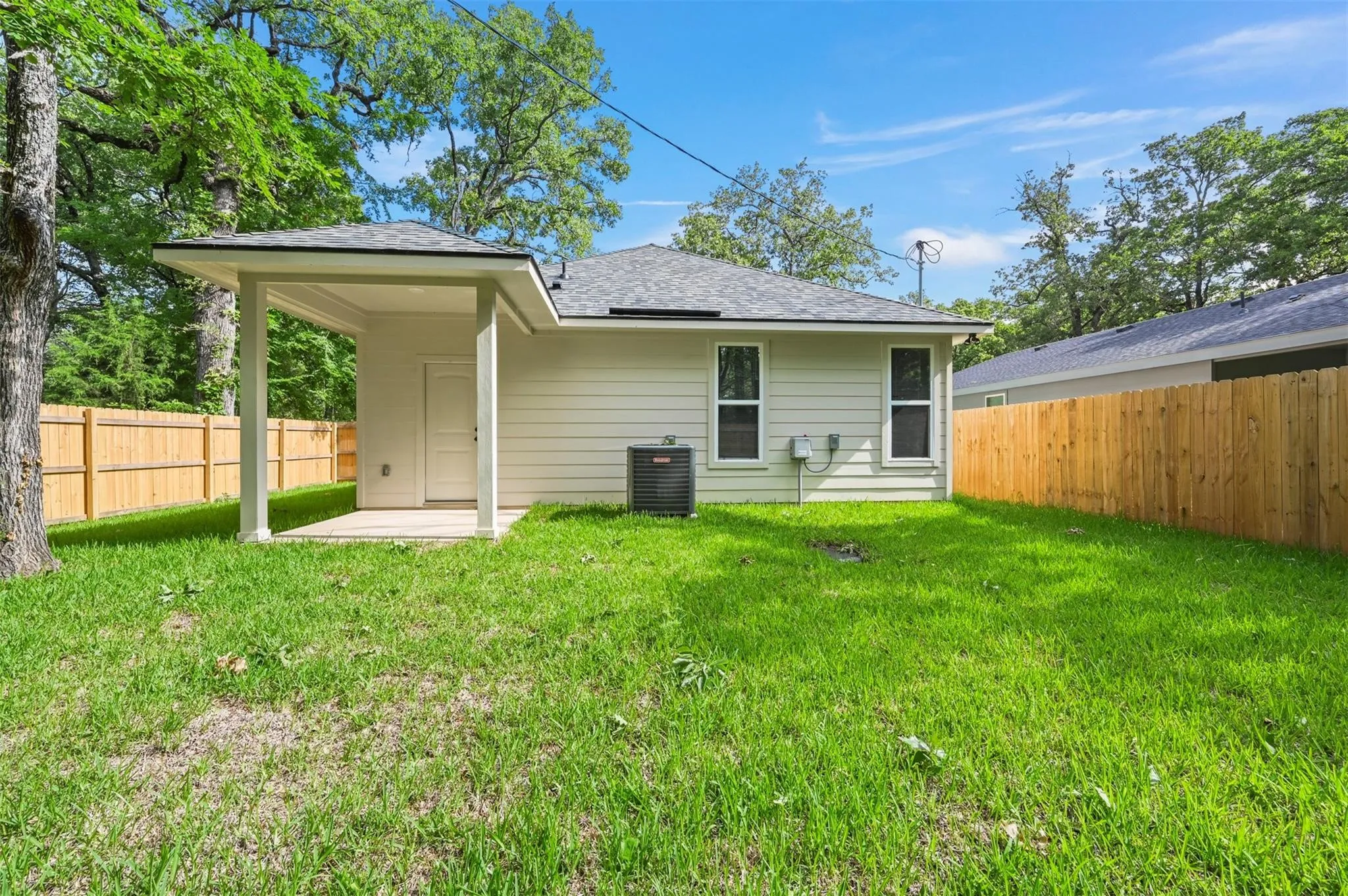 Single Family Residence For Rent in Henderson County , 6147 Shawnee Drive, Mabank, Texas 75156, 3 Bedroom, 2 Bathroom, Garage spaces, 1,380 Sqft, built in 2024, mls#21343367, Real Estate Agent in Mabank, Homes For Rent in Henderson county, Homes For Rent in Mabank, Realtor in Mabank Texas, Real Estate Brokerage Independent Realty Texas, Luminita Cordes Realtor