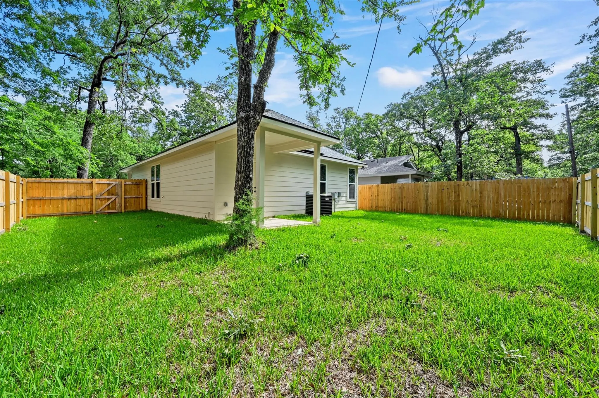 Single Family Residence For Rent in Henderson County , 6147 Shawnee Drive, Mabank, Texas 75156, 3 Bedroom, 2 Bathroom, Garage spaces, 1,380 Sqft, built in 2024, mls#21343367, Real Estate Agent in Mabank, Homes For Rent in Henderson county, Homes For Rent in Mabank, Realtor in Mabank Texas, Real Estate Brokerage Independent Realty Texas, Luminita Cordes Realtor