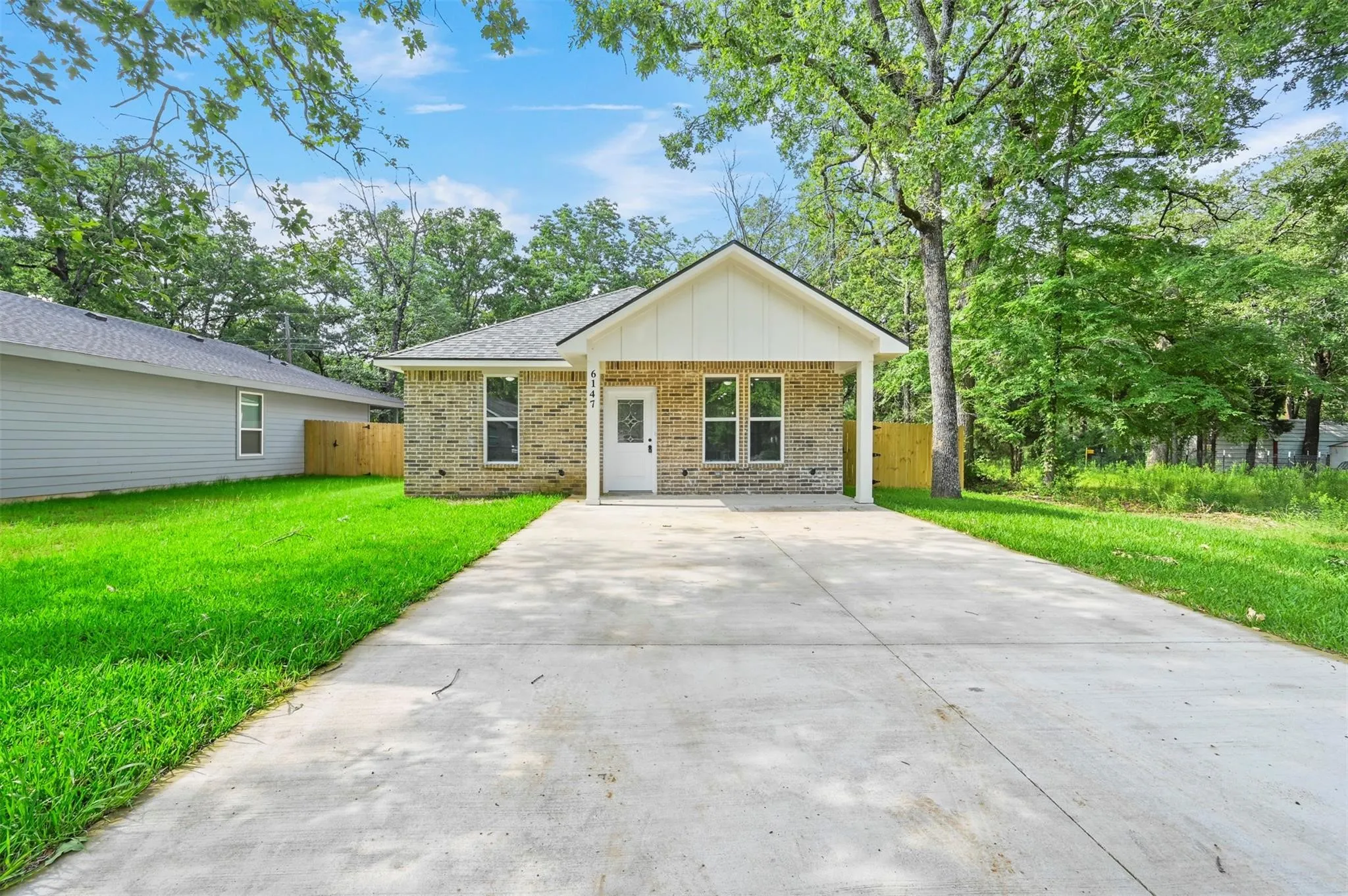 Single Family Residence For Rent in Henderson County , 6147 Shawnee Drive, Mabank, Texas 75156, 3 Bedroom, 2 Bathroom, Garage spaces, 1,380 Sqft, built in 2024, mls#21343367, Real Estate Agent in Mabank, Homes For Rent in Henderson county, Homes For Rent in Mabank, Realtor in Mabank Texas, Real Estate Brokerage Independent Realty Texas, Luminita Cordes Realtor