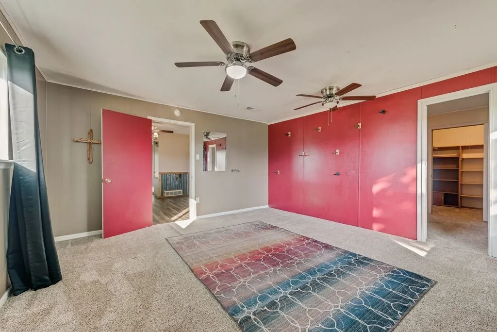 Single Family Residence For Sale in Ellis County , 220 Crump Circle, Red Oak, Texas 75154, 4 Bedroom, 2 Bathroom, Garage spaces, 1,858 Sqft, built in 1987, mls#21342213, Real Estate Agent in Red Oak, Homes For Sale in Ellis county, Homes For Sale in Red Oak, Realtor in Red Oak Texas, Real Estate Brokerage Independent Realty Texas, Luminita Cordes Realtor