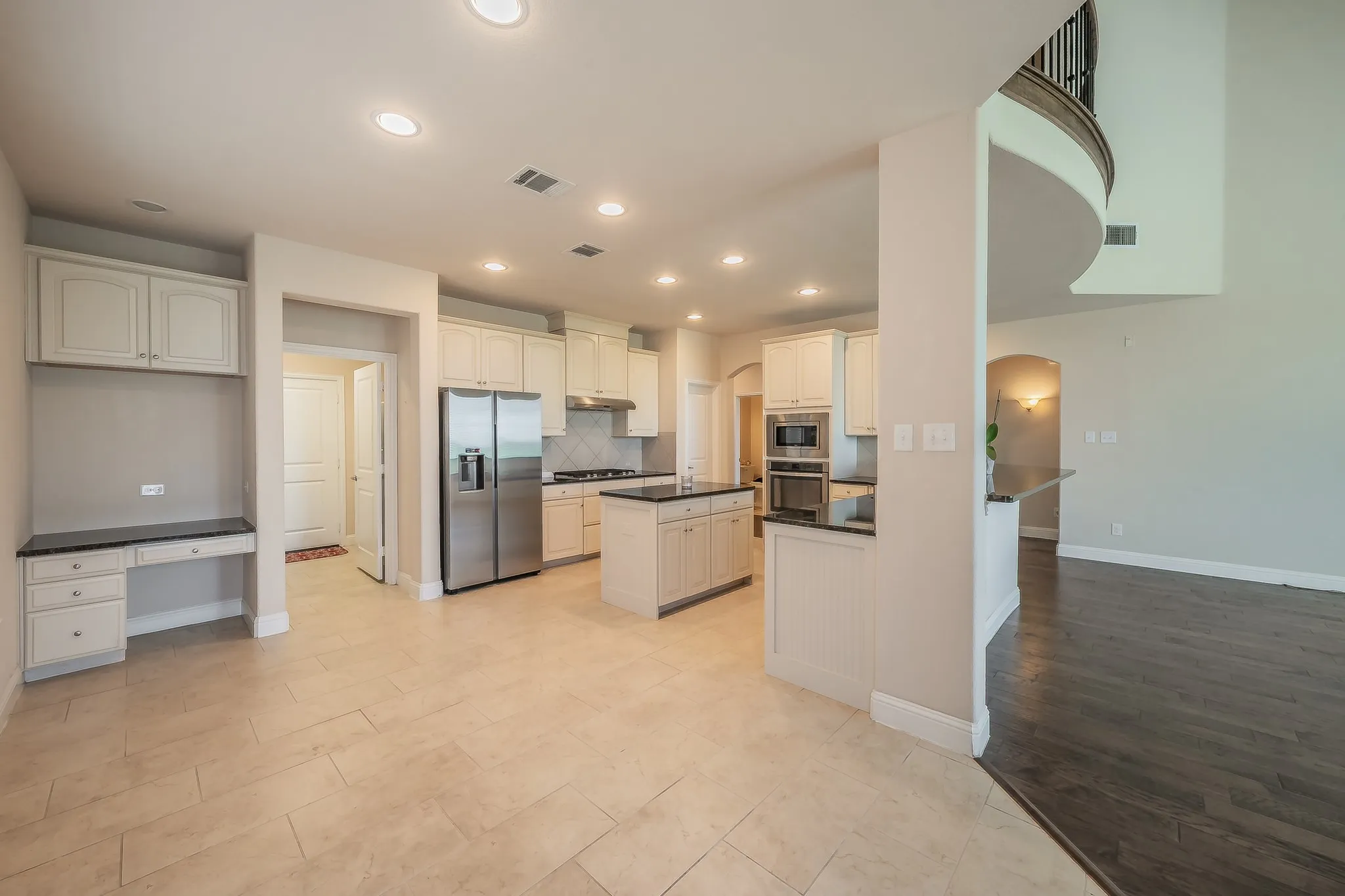 Single Family Residence For Rent in Denton County , 15505 Bluffdale Drive, Fort Worth, Texas 76262, 4 Bedroom, 4 Bathroom, Garage spaces, 2,706 Sqft, built in 2015, mls#21343164, Real Estate Agent in Fort Worth, Homes For Rent in Denton county, Homes For Rent in Fort Worth, Realtor in Fort Worth Texas, Real Estate Brokerage Independent Realty Texas, Luminita Cordes Realtor