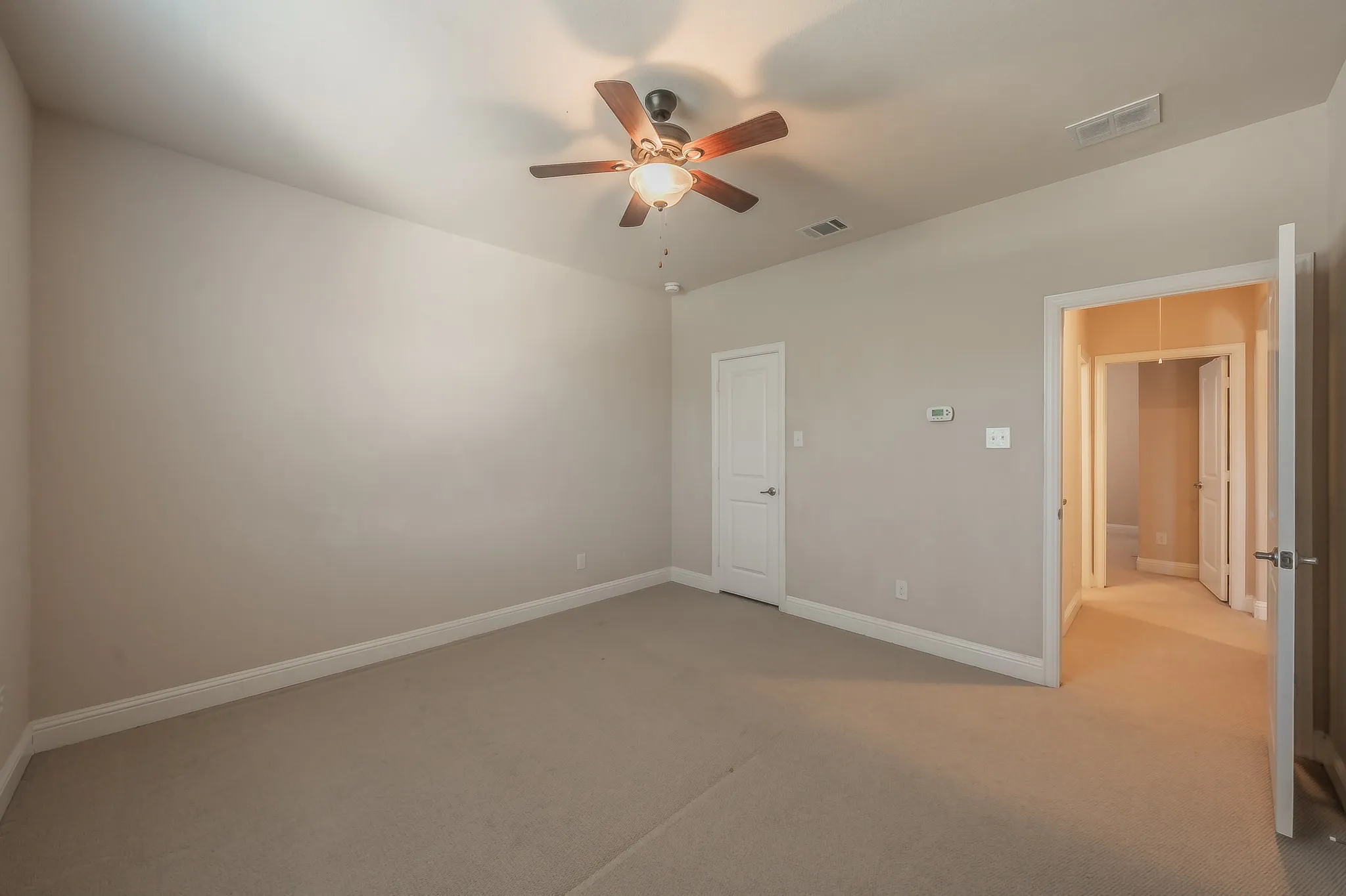 Single Family Residence For Rent in Denton County , 15505 Bluffdale Drive, Fort Worth, Texas 76262, 4 Bedroom, 4 Bathroom, Garage spaces, 2,706 Sqft, built in 2015, mls#21343164, Real Estate Agent in Fort Worth, Homes For Rent in Denton county, Homes For Rent in Fort Worth, Realtor in Fort Worth Texas, Real Estate Brokerage Independent Realty Texas, Luminita Cordes Realtor