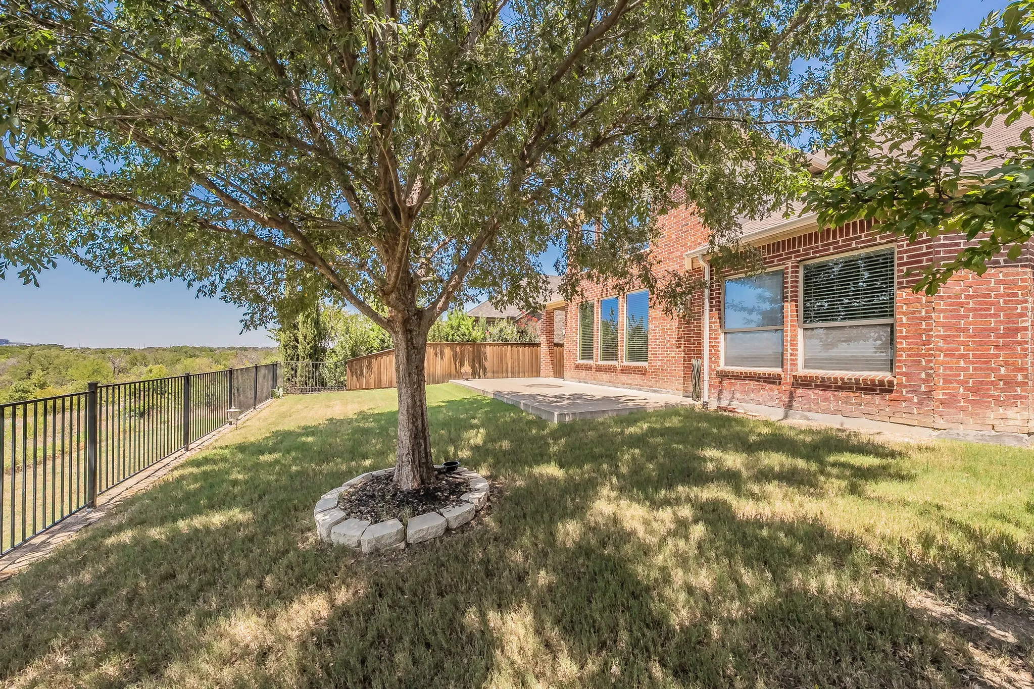 Single Family Residence For Rent in Denton County , 15505 Bluffdale Drive, Fort Worth, Texas 76262, 4 Bedroom, 4 Bathroom, Garage spaces, 2,706 Sqft, built in 2015, mls#21343164, Real Estate Agent in Fort Worth, Homes For Rent in Denton county, Homes For Rent in Fort Worth, Realtor in Fort Worth Texas, Real Estate Brokerage Independent Realty Texas, Luminita Cordes Realtor