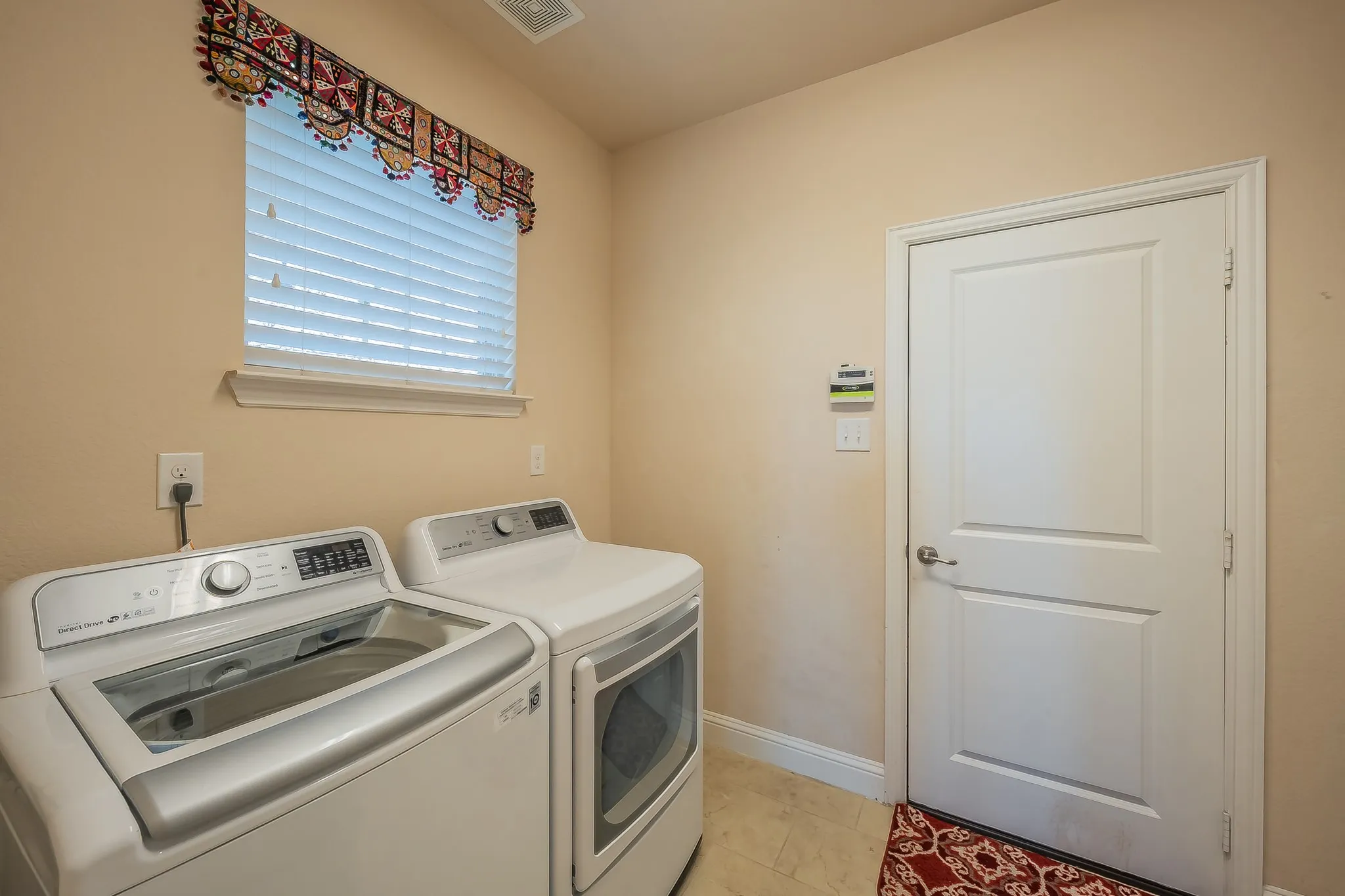 Single Family Residence For Rent in Denton County , 15505 Bluffdale Drive, Fort Worth, Texas 76262, 4 Bedroom, 4 Bathroom, Garage spaces, 2,706 Sqft, built in 2015, mls#21343164, Real Estate Agent in Fort Worth, Homes For Rent in Denton county, Homes For Rent in Fort Worth, Realtor in Fort Worth Texas, Real Estate Brokerage Independent Realty Texas, Luminita Cordes Realtor