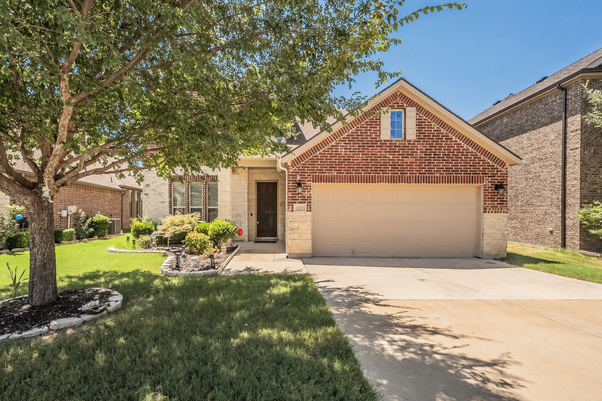 Single Family Residence For Rent in Denton County , 15505 Bluffdale Drive, Fort Worth, Texas 76262, 4 Bedroom, 4 Bathroom, Garage spaces, 2,706 Sqft, built in 2015, mls#21343164, Real Estate Agent in Fort Worth, Homes For Rent in Denton county, Homes For Rent in Fort Worth, Realtor in Fort Worth Texas, Real Estate Brokerage Independent Realty Texas, Luminita Cordes Realtor