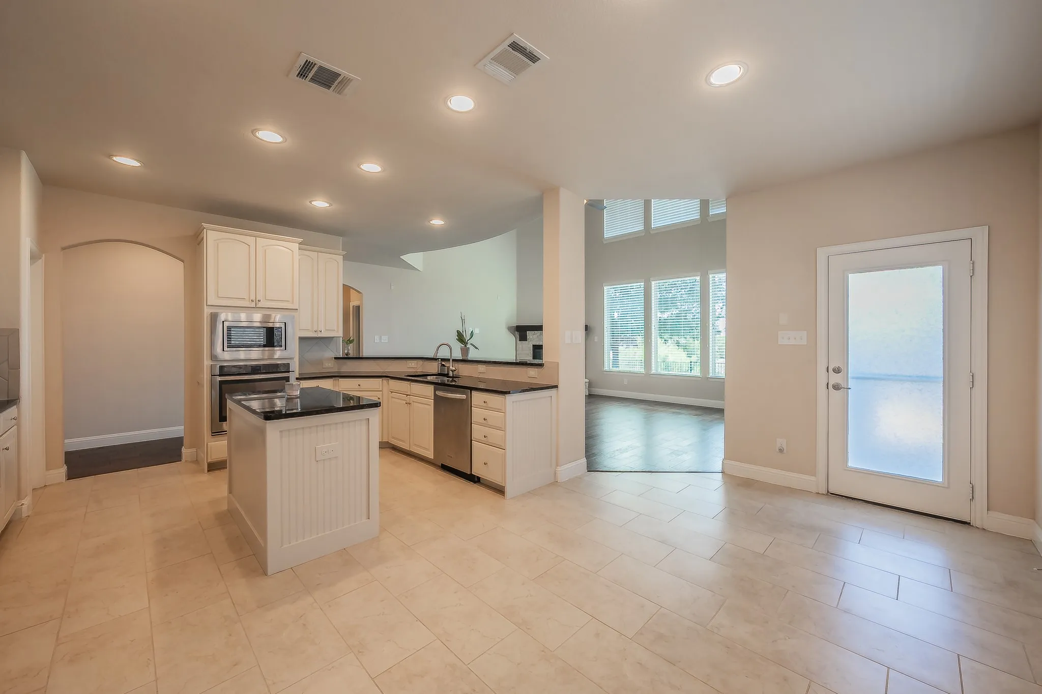 Single Family Residence For Rent in Denton County , 15505 Bluffdale Drive, Fort Worth, Texas 76262, 4 Bedroom, 4 Bathroom, Garage spaces, 2,706 Sqft, built in 2015, mls#21343164, Real Estate Agent in Fort Worth, Homes For Rent in Denton county, Homes For Rent in Fort Worth, Realtor in Fort Worth Texas, Real Estate Brokerage Independent Realty Texas, Luminita Cordes Realtor
