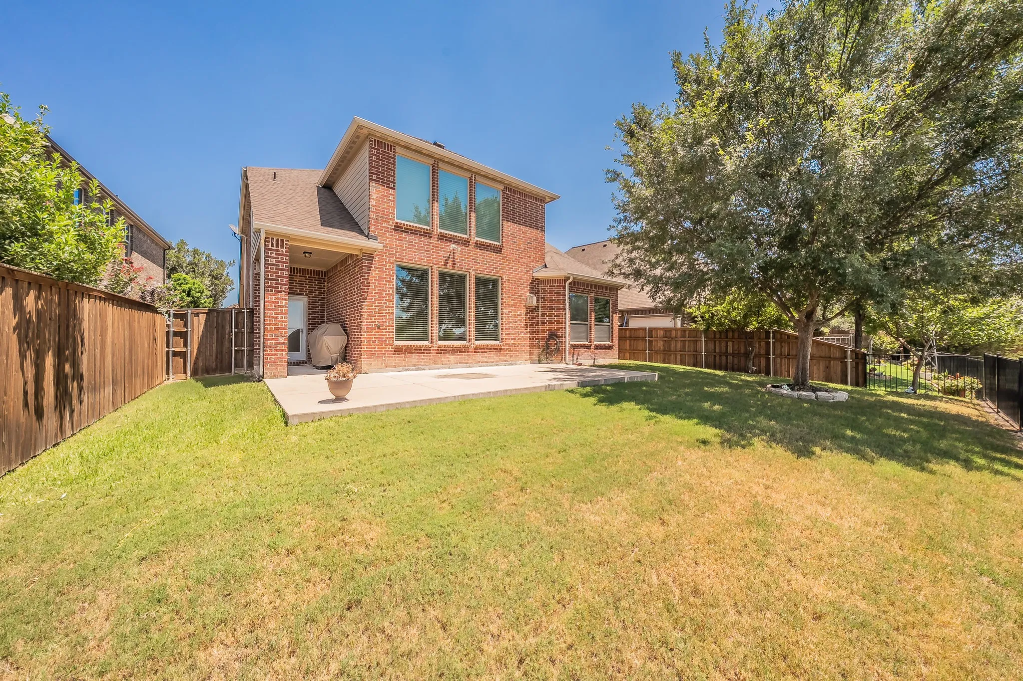 Single Family Residence For Rent in Denton County , 15505 Bluffdale Drive, Fort Worth, Texas 76262, 4 Bedroom, 4 Bathroom, Garage spaces, 2,706 Sqft, built in 2015, mls#21343164, Real Estate Agent in Fort Worth, Homes For Rent in Denton county, Homes For Rent in Fort Worth, Realtor in Fort Worth Texas, Real Estate Brokerage Independent Realty Texas, Luminita Cordes Realtor