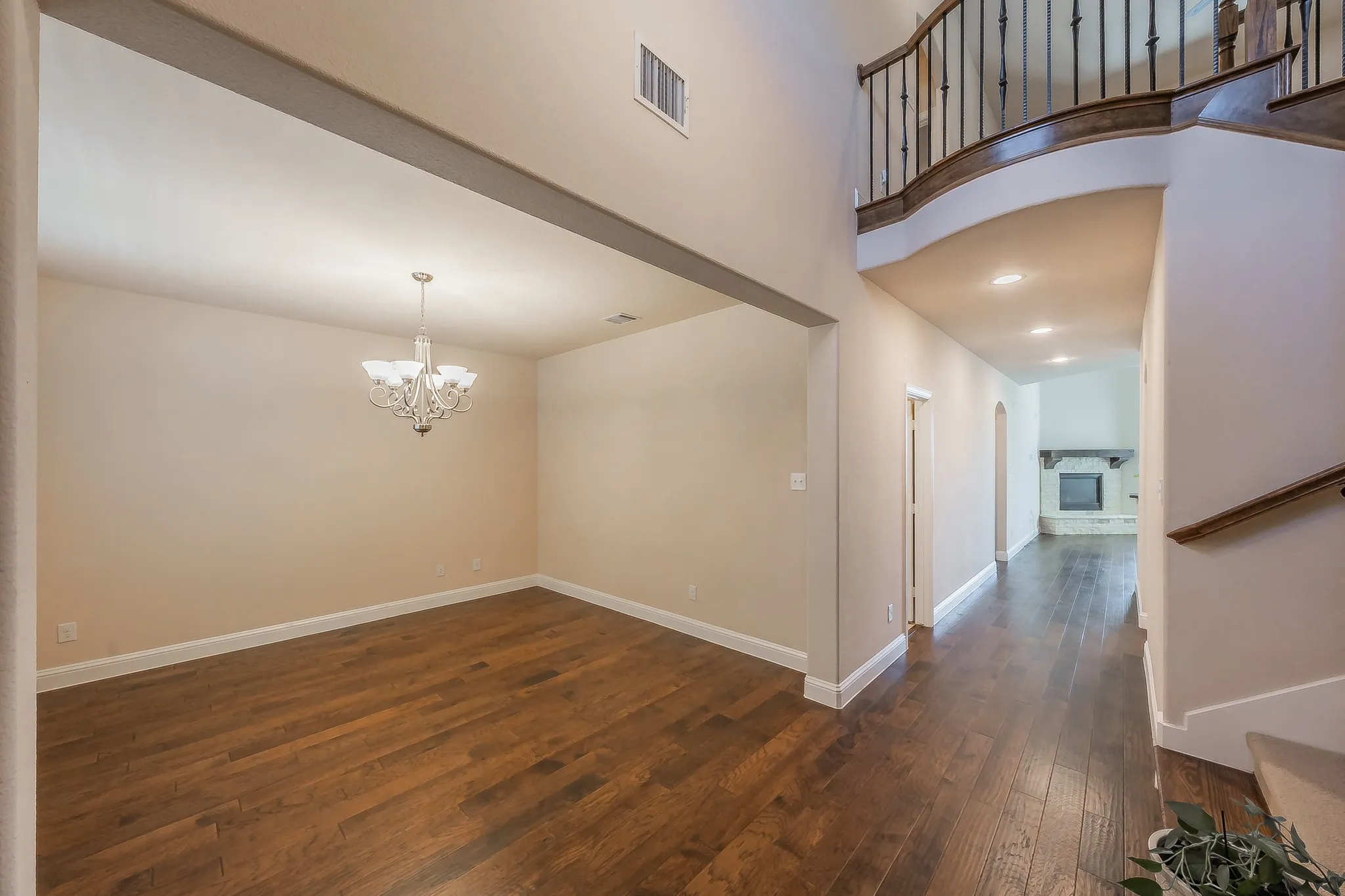 Single Family Residence For Rent in Denton County , 15505 Bluffdale Drive, Fort Worth, Texas 76262, 4 Bedroom, 4 Bathroom, Garage spaces, 2,706 Sqft, built in 2015, mls#21343164, Real Estate Agent in Fort Worth, Homes For Rent in Denton county, Homes For Rent in Fort Worth, Realtor in Fort Worth Texas, Real Estate Brokerage Independent Realty Texas, Luminita Cordes Realtor