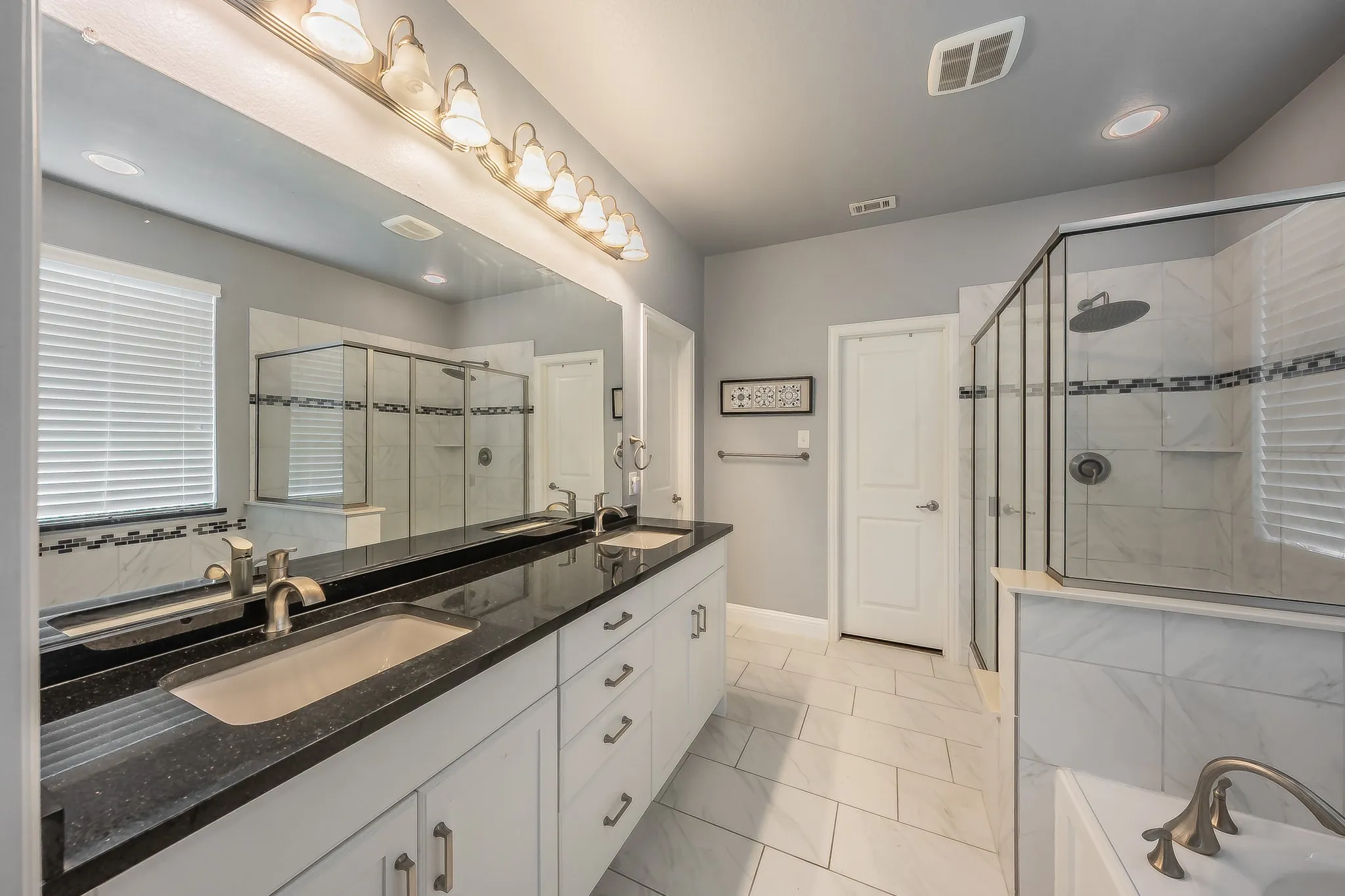 Single Family Residence For Rent in Denton County , 15505 Bluffdale Drive, Fort Worth, Texas 76262, 4 Bedroom, 4 Bathroom, Garage spaces, 2,706 Sqft, built in 2015, mls#21343164, Real Estate Agent in Fort Worth, Homes For Rent in Denton county, Homes For Rent in Fort Worth, Realtor in Fort Worth Texas, Real Estate Brokerage Independent Realty Texas, Luminita Cordes Realtor