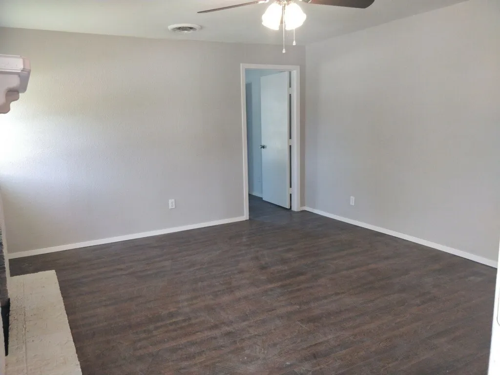 Single Family Residence For Rent in Grayson County , 2900 Mirick, Denison, Texas 75020, 4 Bedrooms, 2 Bathrooms, Garage spaces, 1,587 Sqft, built in 1940, Price $1,600, mls#21343365, Real Estate Agent in Denison, Homes For Rent in Grayson county, Homes For Rent in Denison, Realtor in Denison Texas, Real Estate Brokerage Independent Realty Texas, Luminita Cordes Realtor