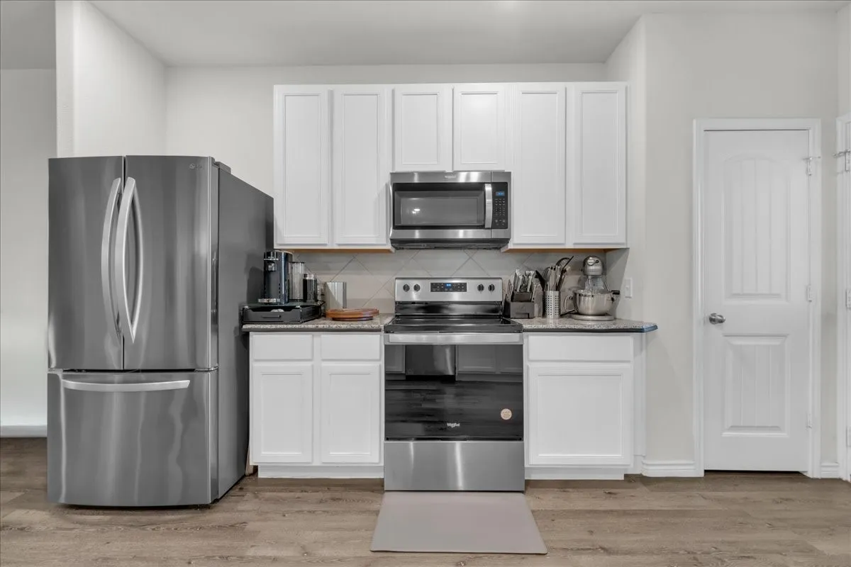 Single Family Residence For Sale in Tarrant County , 5645 Willamette Drive, Fort Worth, Texas 76119, 3 Bedroom, 3 Bathroom, 2 Garage spaces, 2,027 Sqft, built in 2022, mls#21343316, Real Estate Agent in Fort Worth, Homes For Sale in Tarrant county, Homes For Sale in Fort Worth, Realtor in Fort Worth Texas, Real Estate Brokerage Independent Realty Texas, Luminita Cordes Realtor