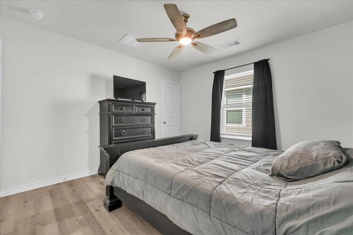 Single Family Residence For Sale in Tarrant County , 5645 Willamette Drive, Fort Worth, Texas 76119, 3 Bedroom, 3 Bathroom, 2 Garage spaces, 2,027 Sqft, built in 2022, mls#21343316, Real Estate Agent in Fort Worth, Homes For Sale in Tarrant county, Homes For Sale in Fort Worth, Realtor in Fort Worth Texas, Real Estate Brokerage Independent Realty Texas, Luminita Cordes Realtor