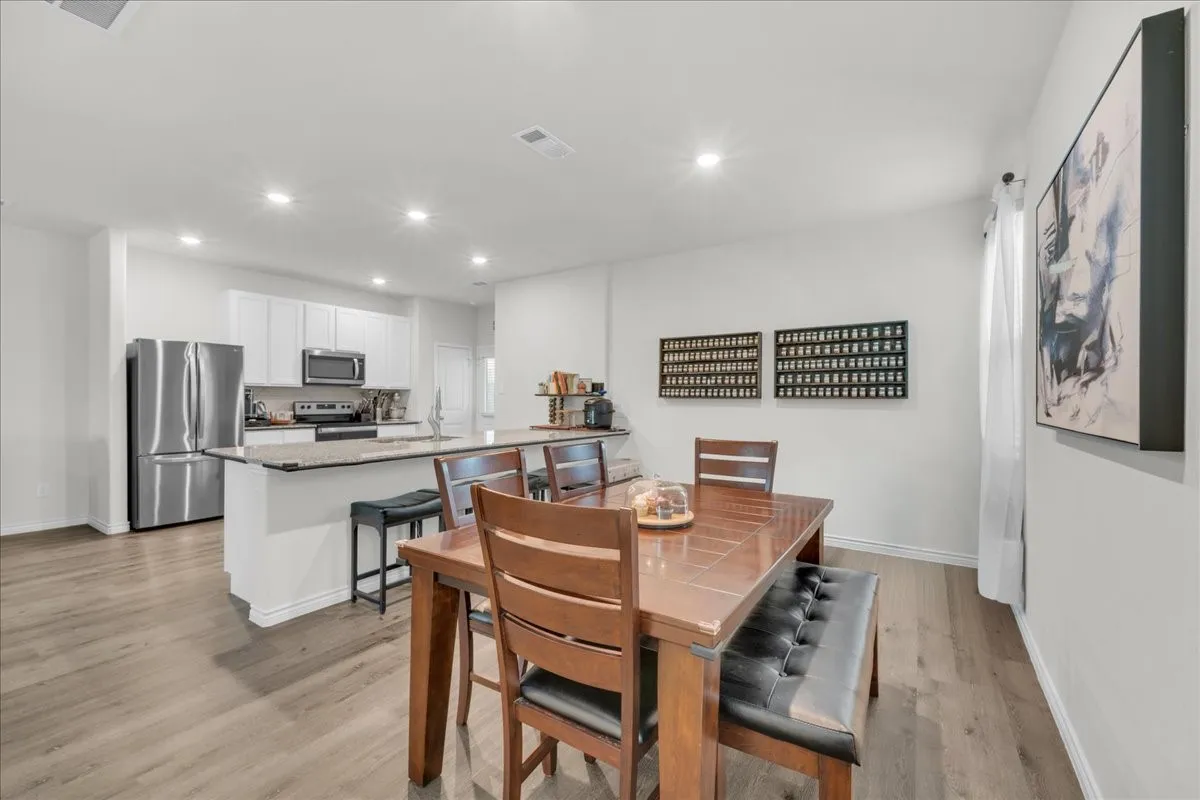 Single Family Residence For Sale in Tarrant County , 5645 Willamette Drive, Fort Worth, Texas 76119, 3 Bedroom, 3 Bathroom, 2 Garage spaces, 2,027 Sqft, built in 2022, mls#21343316, Real Estate Agent in Fort Worth, Homes For Sale in Tarrant county, Homes For Sale in Fort Worth, Realtor in Fort Worth Texas, Real Estate Brokerage Independent Realty Texas, Luminita Cordes Realtor