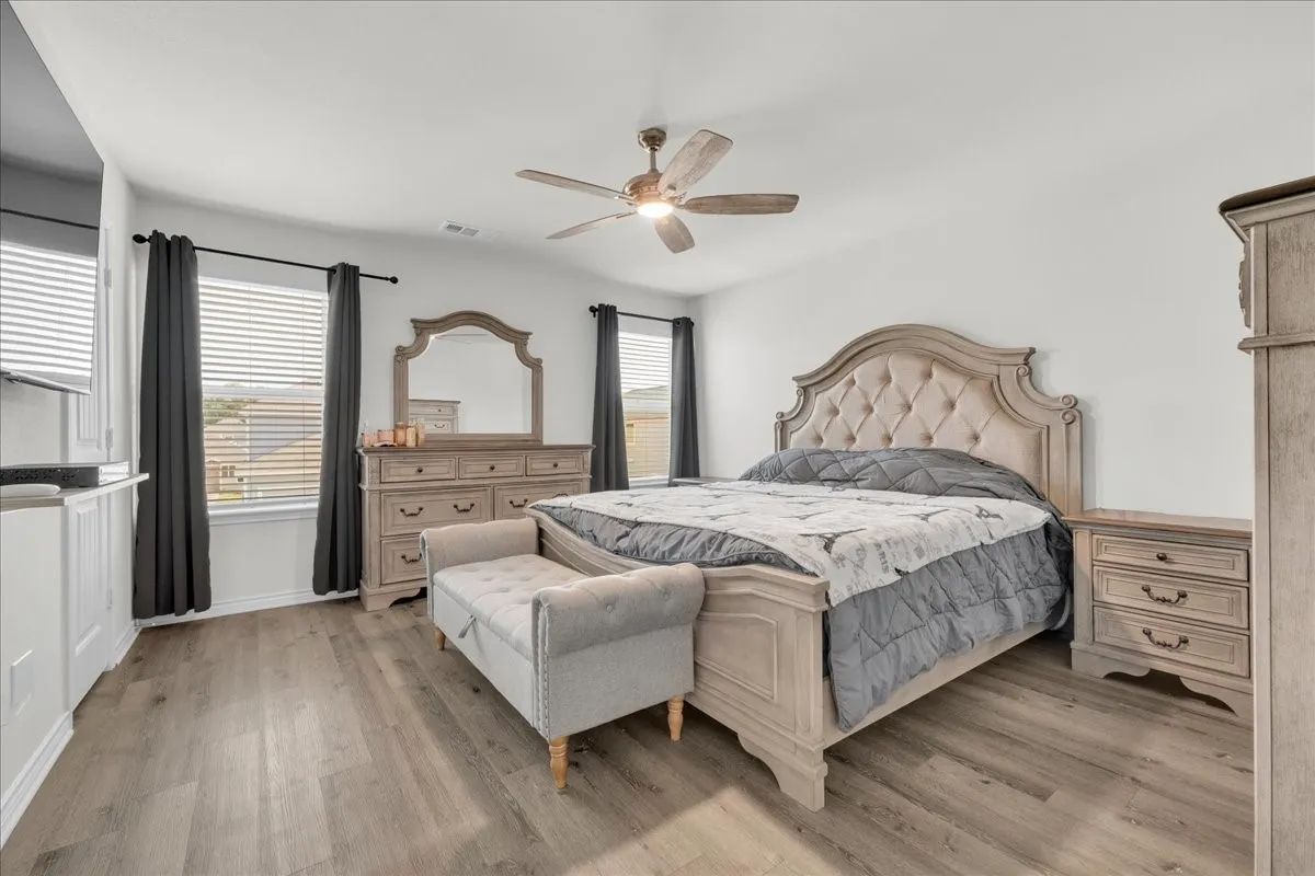 Single Family Residence For Sale in Tarrant County , 5645 Willamette Drive, Fort Worth, Texas 76119, 3 Bedroom, 3 Bathroom, 2 Garage spaces, 2,027 Sqft, built in 2022, mls#21343316, Real Estate Agent in Fort Worth, Homes For Sale in Tarrant county, Homes For Sale in Fort Worth, Realtor in Fort Worth Texas, Real Estate Brokerage Independent Realty Texas, Luminita Cordes Realtor