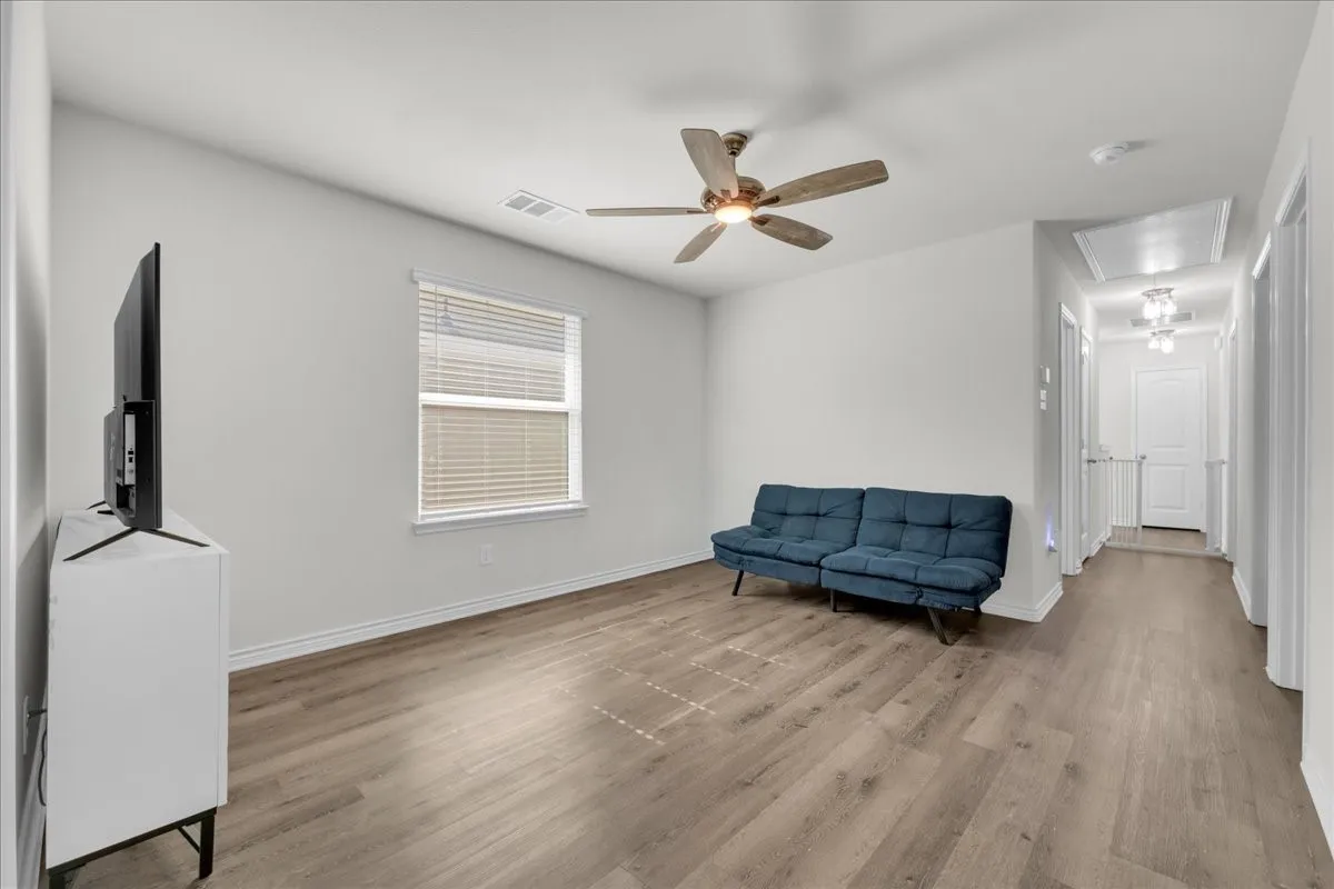 Single Family Residence For Sale in Tarrant County , 5645 Willamette Drive, Fort Worth, Texas 76119, 3 Bedroom, 3 Bathroom, 2 Garage spaces, 2,027 Sqft, built in 2022, mls#21343316, Real Estate Agent in Fort Worth, Homes For Sale in Tarrant county, Homes For Sale in Fort Worth, Realtor in Fort Worth Texas, Real Estate Brokerage Independent Realty Texas, Luminita Cordes Realtor