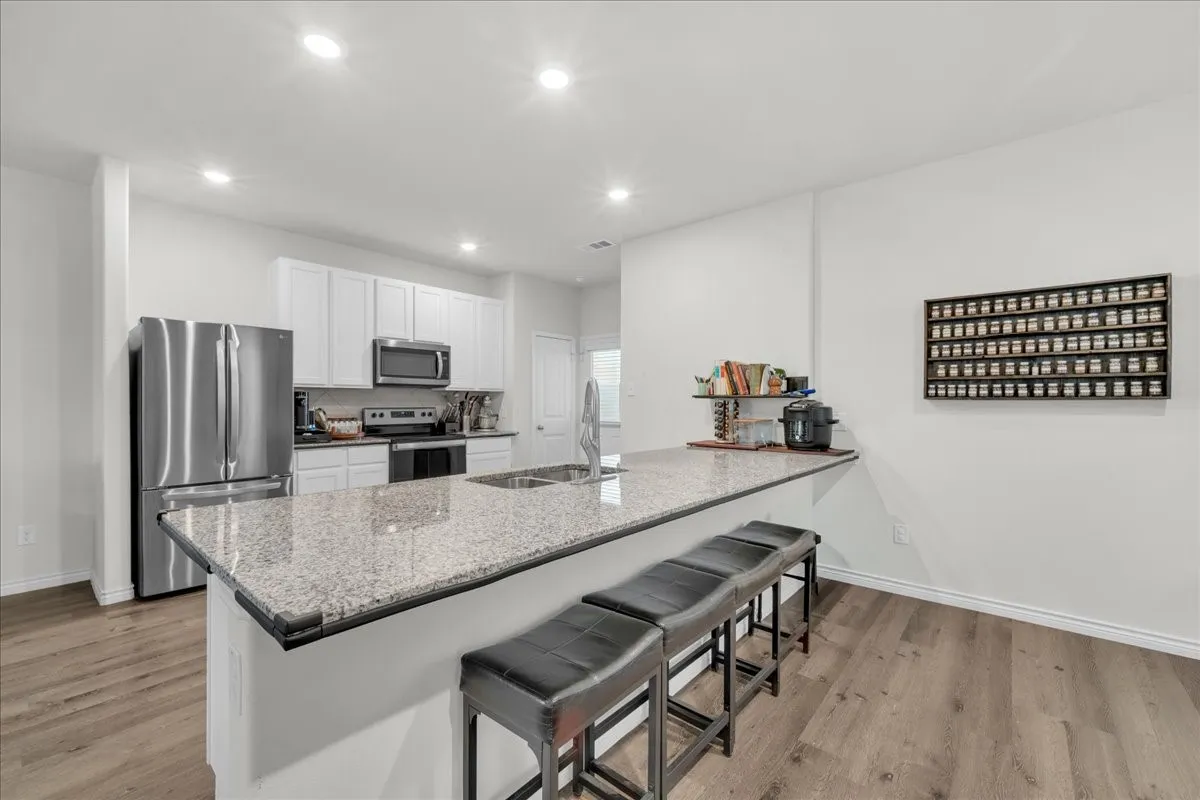 Single Family Residence For Sale in Tarrant County , 5645 Willamette Drive, Fort Worth, Texas 76119, 3 Bedroom, 3 Bathroom, 2 Garage spaces, 2,027 Sqft, built in 2022, mls#21343316, Real Estate Agent in Fort Worth, Homes For Sale in Tarrant county, Homes For Sale in Fort Worth, Realtor in Fort Worth Texas, Real Estate Brokerage Independent Realty Texas, Luminita Cordes Realtor