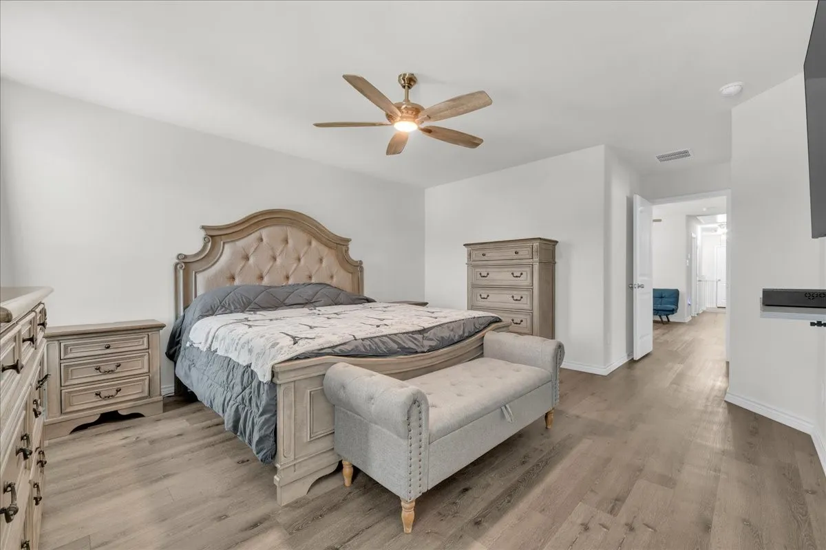 Single Family Residence For Sale in Tarrant County , 5645 Willamette Drive, Fort Worth, Texas 76119, 3 Bedroom, 3 Bathroom, 2 Garage spaces, 2,027 Sqft, built in 2022, mls#21343316, Real Estate Agent in Fort Worth, Homes For Sale in Tarrant county, Homes For Sale in Fort Worth, Realtor in Fort Worth Texas, Real Estate Brokerage Independent Realty Texas, Luminita Cordes Realtor