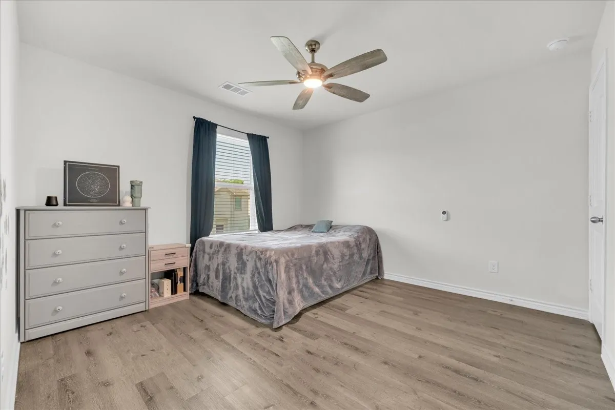 Single Family Residence For Sale in Tarrant County , 5645 Willamette Drive, Fort Worth, Texas 76119, 3 Bedroom, 3 Bathroom, 2 Garage spaces, 2,027 Sqft, built in 2022, mls#21343316, Real Estate Agent in Fort Worth, Homes For Sale in Tarrant county, Homes For Sale in Fort Worth, Realtor in Fort Worth Texas, Real Estate Brokerage Independent Realty Texas, Luminita Cordes Realtor