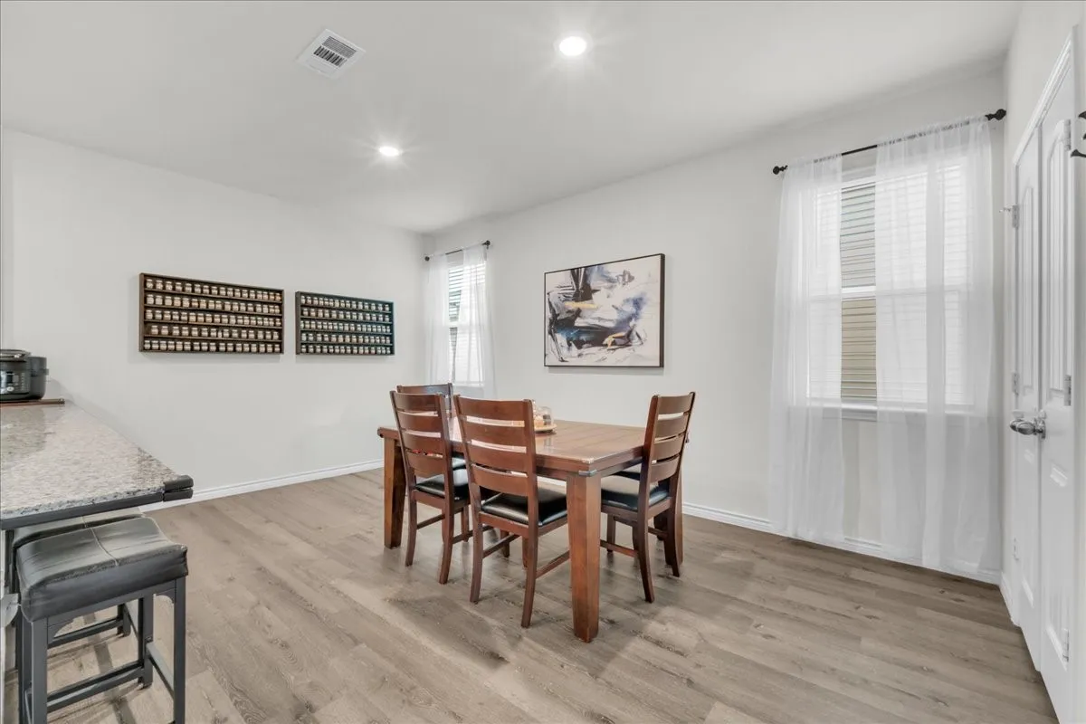 Single Family Residence For Sale in Tarrant County , 5645 Willamette Drive, Fort Worth, Texas 76119, 3 Bedroom, 3 Bathroom, 2 Garage spaces, 2,027 Sqft, built in 2022, mls#21343316, Real Estate Agent in Fort Worth, Homes For Sale in Tarrant county, Homes For Sale in Fort Worth, Realtor in Fort Worth Texas, Real Estate Brokerage Independent Realty Texas, Luminita Cordes Realtor