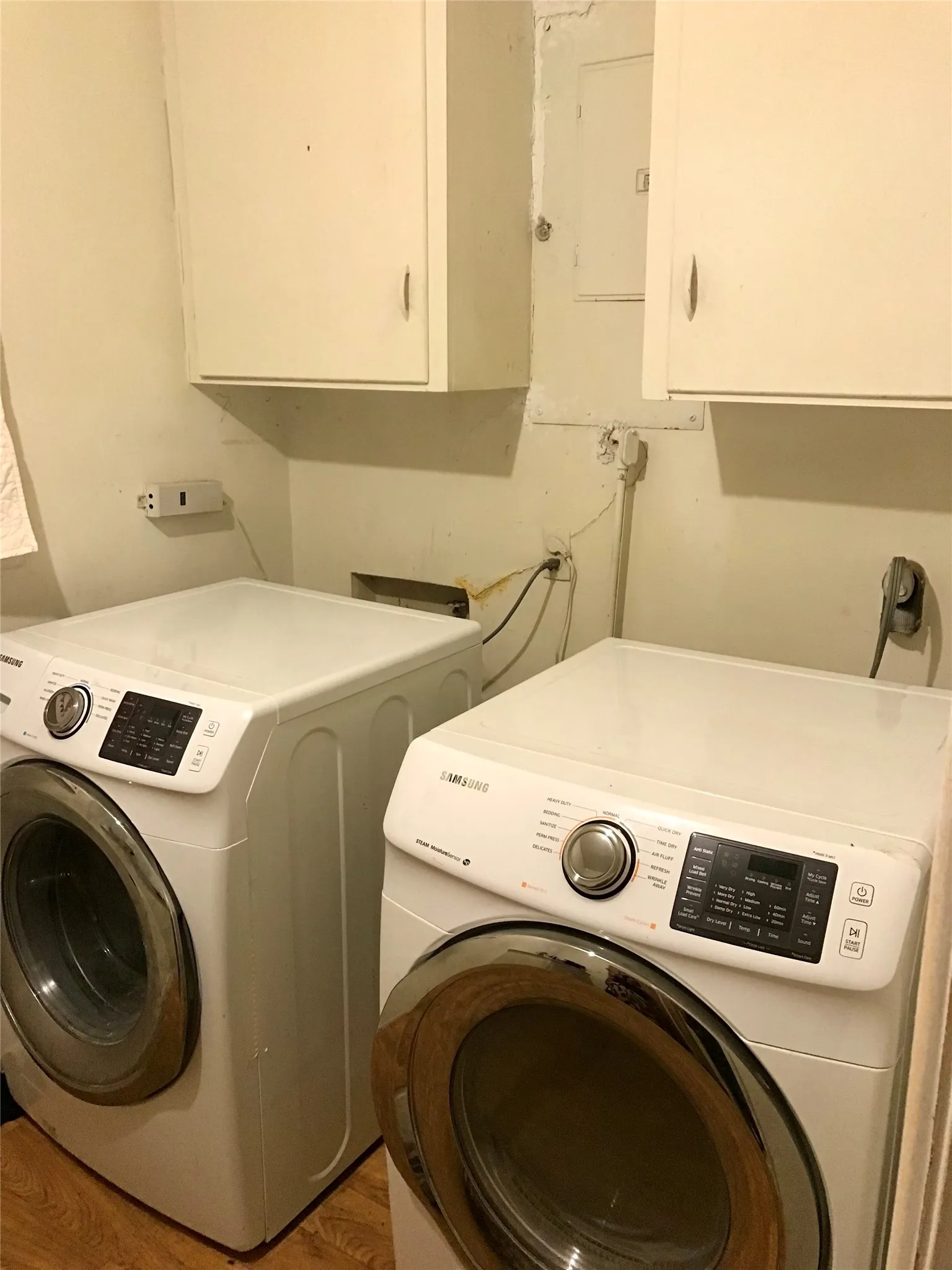 Single Family Residence For Sale in Hopkins County , 1001 College Street, Sulphur Springs, Texas 75482, 2 Bedroom, 2 Bathroom, 2 Garage spaces, 1,652 Sqft, built in 1962, mls#21343305, Real Estate Agent in Sulphur Springs, Homes For Sale in Hopkins county, Homes For Sale in Sulphur Springs, Realtor in Sulphur Springs Texas, Real Estate Brokerage Independent Realty Texas, Luminita Cordes Realtor