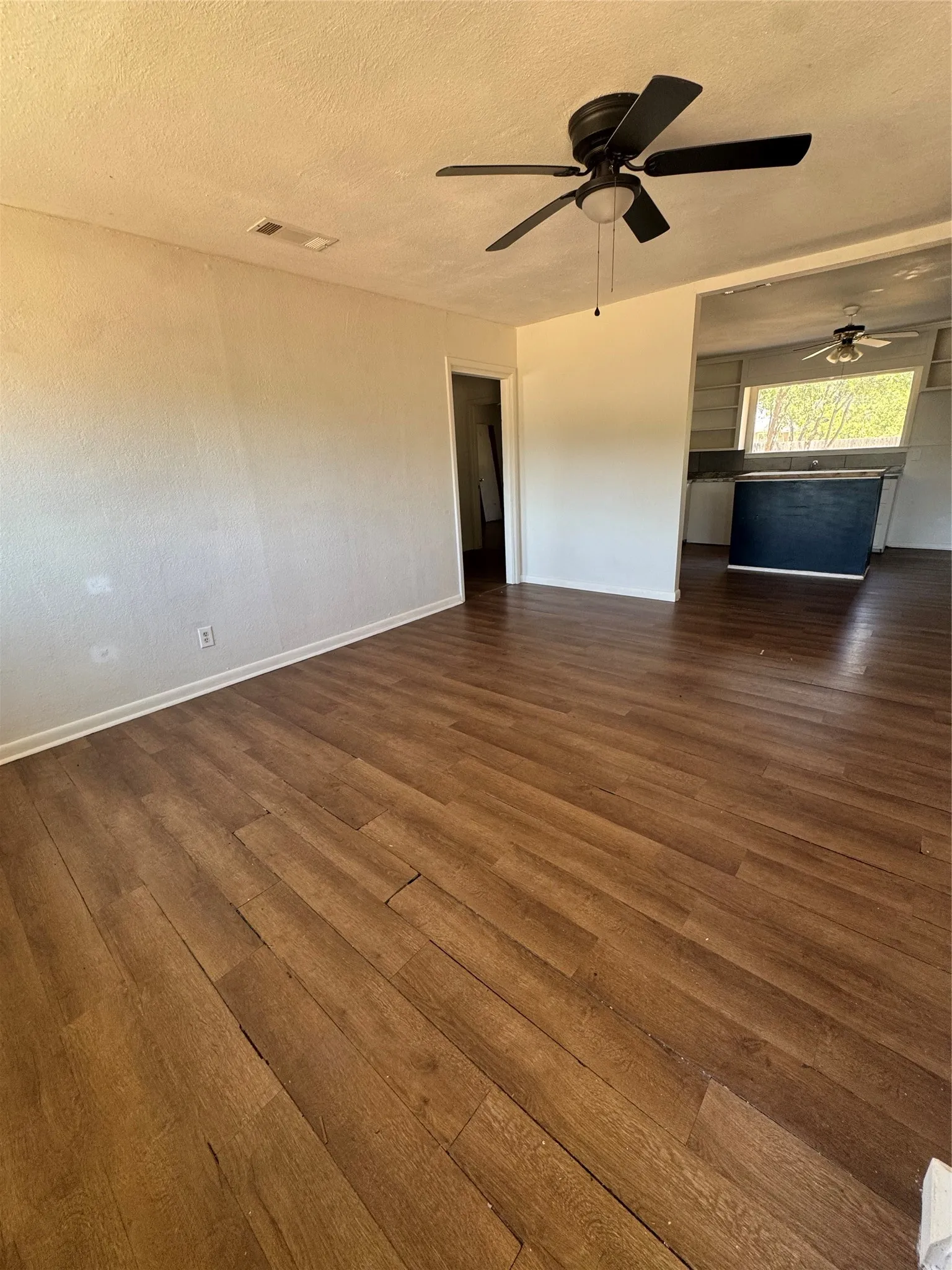 Single Family Residence For Sale in Taylor County , 802 Westmoreland Street, Abilene, Texas 79603, 3 Bedroom, 1 Bathroom, Garage spaces, 1,250 Sqft, built in 1955, mls#21340163, Real Estate Agent in Abilene, Homes For Sale in Taylor county, Homes For Sale in Abilene, Realtor in Abilene Texas, Real Estate Brokerage Independent Realty Texas, Luminita Cordes Realtor