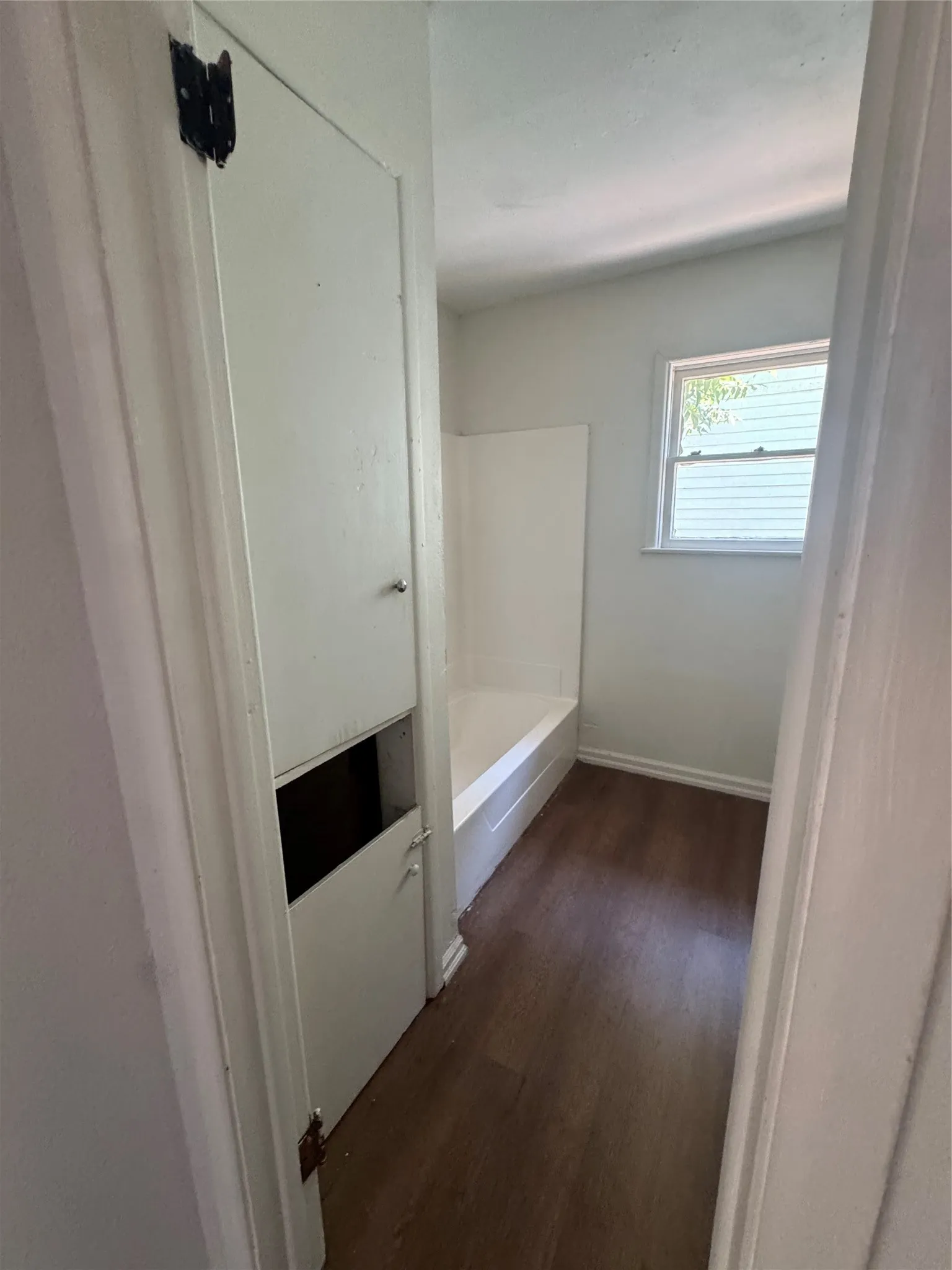 Single Family Residence For Sale in Taylor County , 802 Westmoreland Street, Abilene, Texas 79603, 3 Bedroom, 1 Bathroom, Garage spaces, 1,250 Sqft, built in 1955, mls#21340163, Real Estate Agent in Abilene, Homes For Sale in Taylor county, Homes For Sale in Abilene, Realtor in Abilene Texas, Real Estate Brokerage Independent Realty Texas, Luminita Cordes Realtor