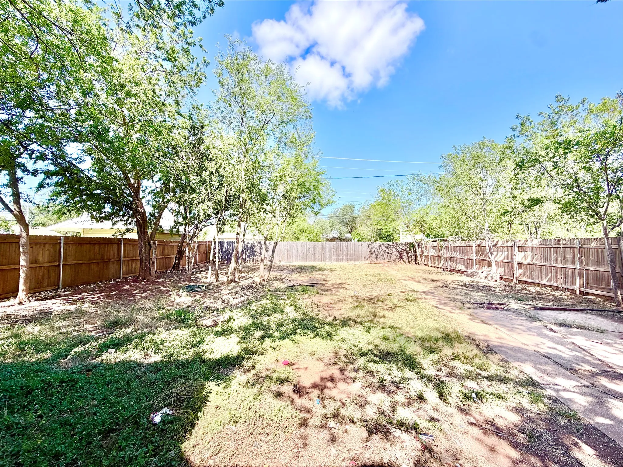 Single Family Residence For Sale in Taylor County , 802 Westmoreland Street, Abilene, Texas 79603, 3 Bedroom, 1 Bathroom, Garage spaces, 1,250 Sqft, built in 1955, mls#21340163, Real Estate Agent in Abilene, Homes For Sale in Taylor county, Homes For Sale in Abilene, Realtor in Abilene Texas, Real Estate Brokerage Independent Realty Texas, Luminita Cordes Realtor