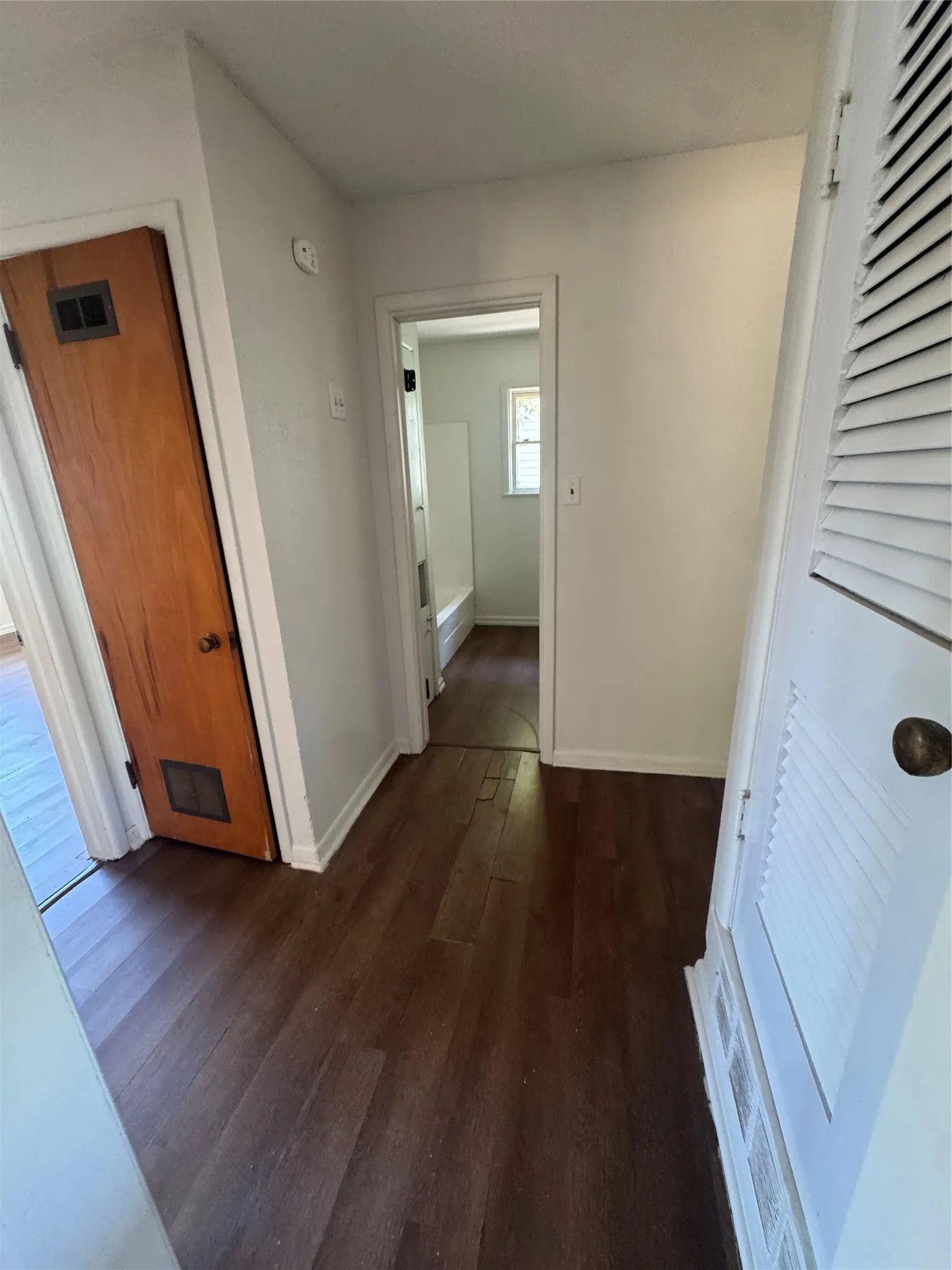 Single Family Residence For Sale in Taylor County , 802 Westmoreland Street, Abilene, Texas 79603, 3 Bedroom, 1 Bathroom, Garage spaces, 1,250 Sqft, built in 1955, mls#21340163, Real Estate Agent in Abilene, Homes For Sale in Taylor county, Homes For Sale in Abilene, Realtor in Abilene Texas, Real Estate Brokerage Independent Realty Texas, Luminita Cordes Realtor