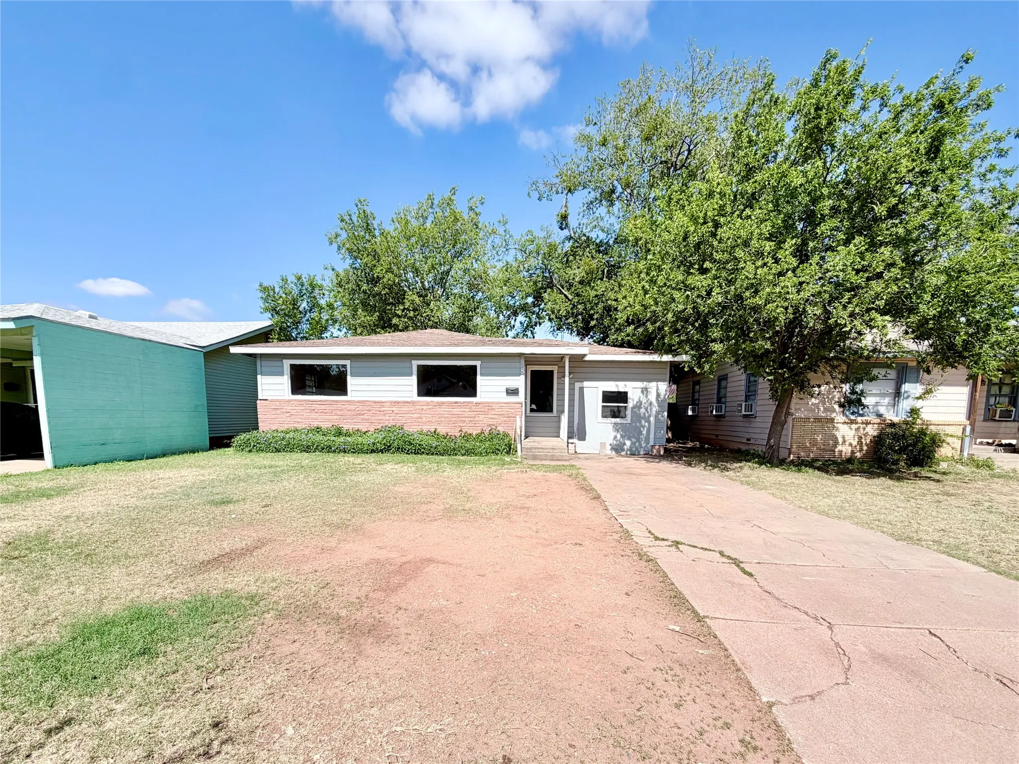 Single Family Residence For Sale in Taylor County , 802 Westmoreland Street, Abilene, Texas 79603, 3 Bedroom, 1 Bathroom, Garage spaces, 1,250 Sqft, built in 1955, mls#21340163, Real Estate Agent in Abilene, Homes For Sale in Taylor county, Homes For Sale in Abilene, Realtor in Abilene Texas, Real Estate Brokerage Independent Realty Texas, Luminita Cordes Realtor