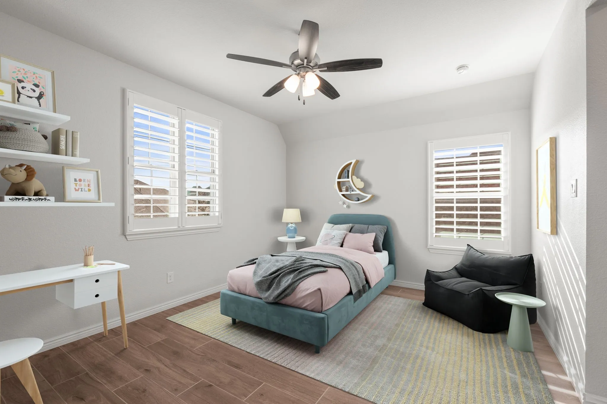Upstairs Bedroom With Access To Bathroom From Inside Bedroom And Access From Hallway.