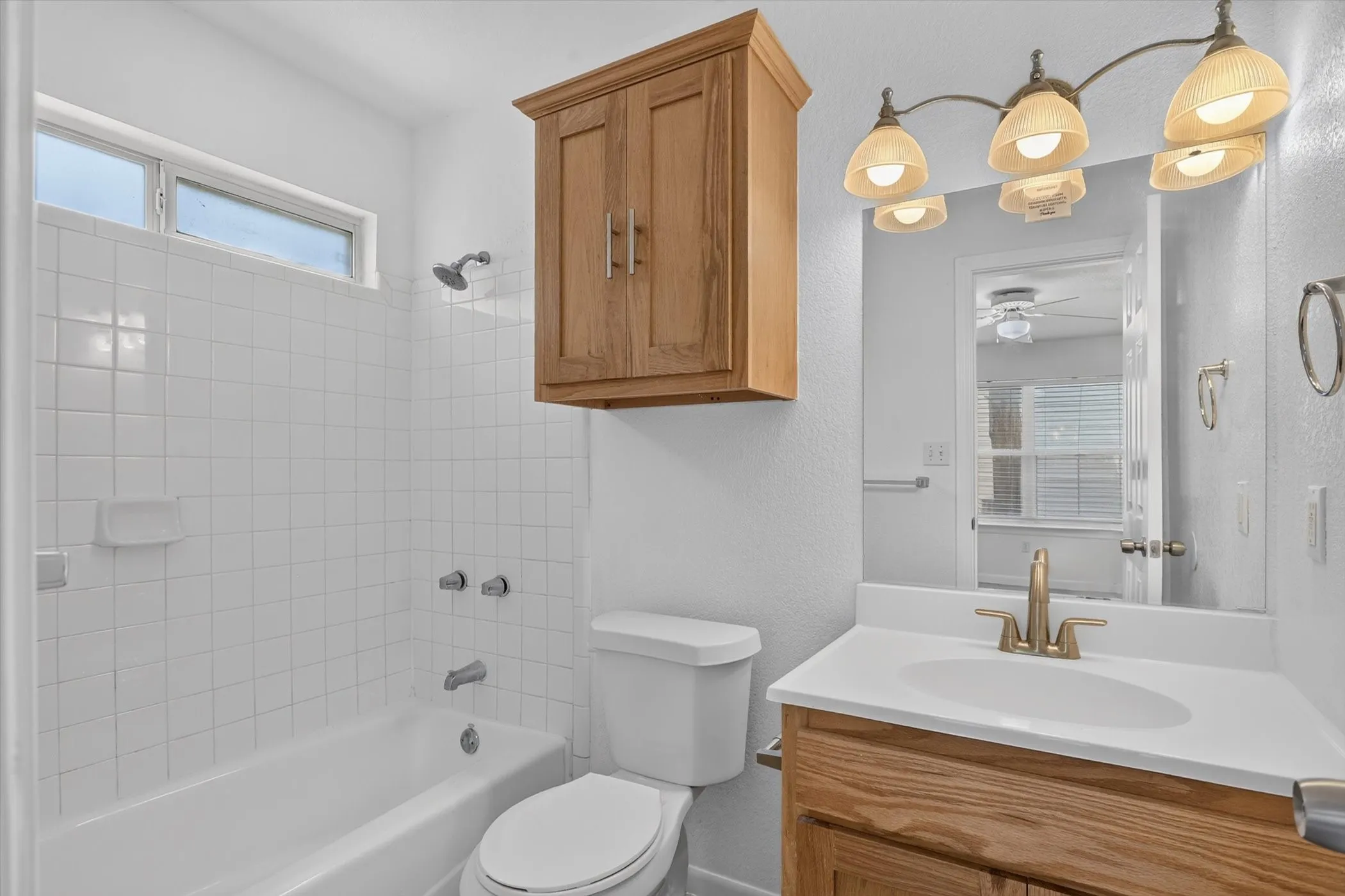 Single Family Residence For Sale in Tarrant County , 3721 El Campo Avenue, Fort Worth, Texas 76107, 3 Bedrooms, 3 Bathrooms, 3 Garage spaces, 1,700 Sqft, built in 2001, Price $599,000, mls#21331224, Real Estate Agent in Fort Worth, Homes For Sale in Tarrant county, Homes For Sale in Fort Worth, Realtor in Fort Worth Texas, Real Estate Brokerage Independent Realty Texas, Luminita Cordes Realtor