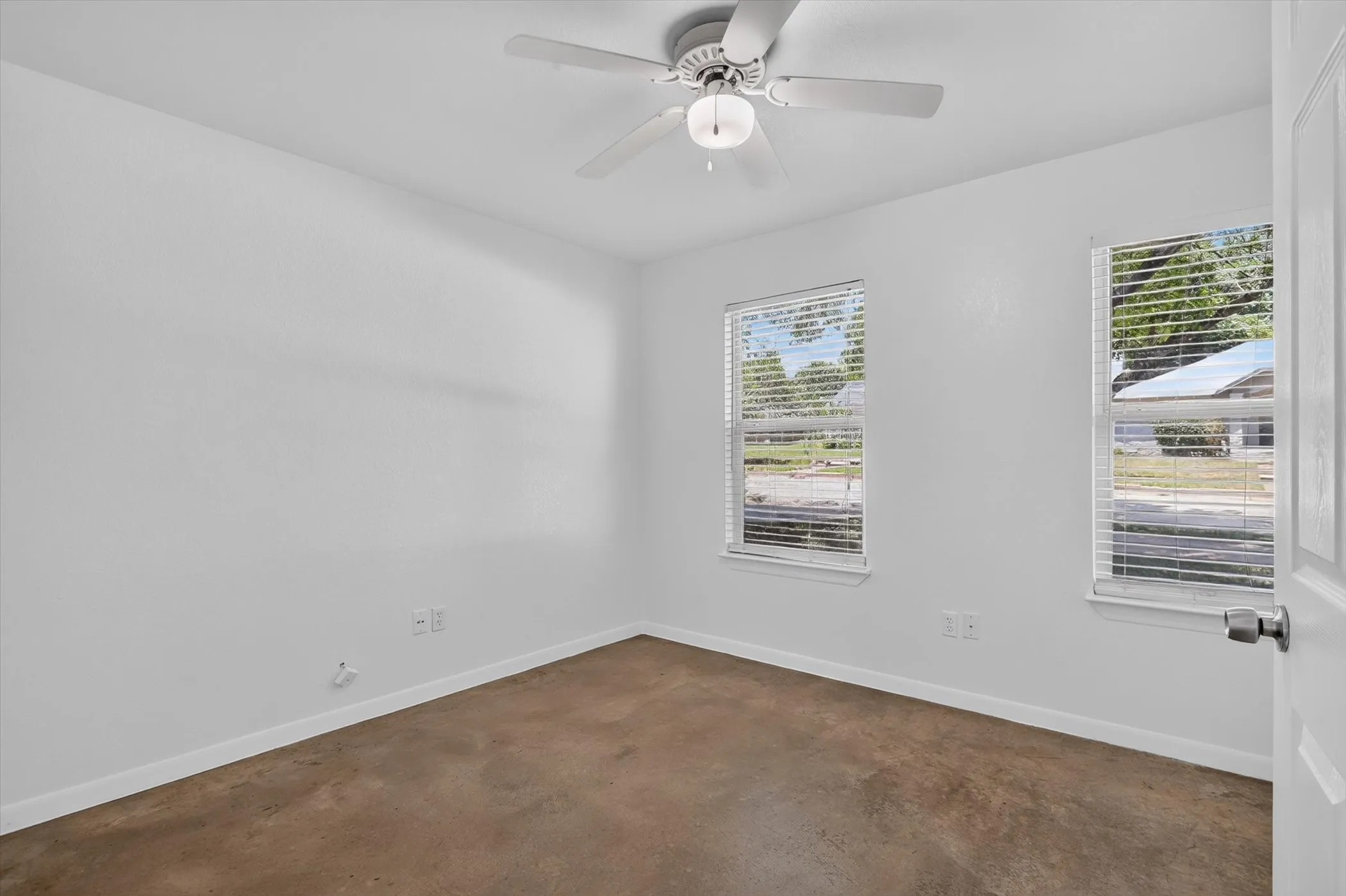 Single Family Residence For Sale in Tarrant County , 3721 El Campo Avenue, Fort Worth, Texas 76107, 3 Bedrooms, 3 Bathrooms, 3 Garage spaces, 1,700 Sqft, built in 2001, Price $599,000, mls#21331224, Real Estate Agent in Fort Worth, Homes For Sale in Tarrant county, Homes For Sale in Fort Worth, Realtor in Fort Worth Texas, Real Estate Brokerage Independent Realty Texas, Luminita Cordes Realtor