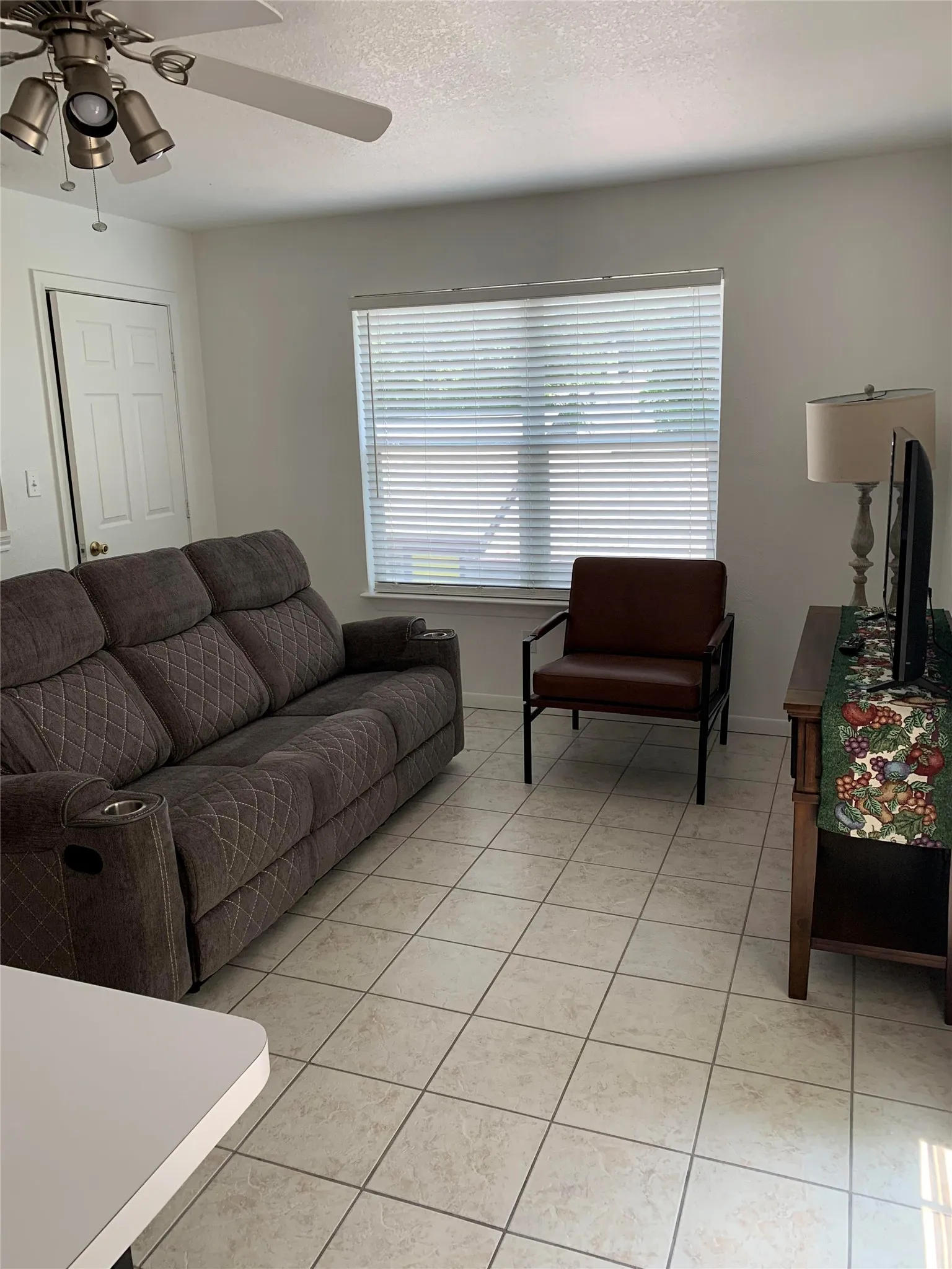 Single Family Residence For Sale in Tarrant County , 3721 El Campo Avenue, Fort Worth, Texas 76107, 3 Bedrooms, 3 Bathrooms, 3 Garage spaces, 1,700 Sqft, built in 2001, Price $599,000, mls#21331224, Real Estate Agent in Fort Worth, Homes For Sale in Tarrant county, Homes For Sale in Fort Worth, Realtor in Fort Worth Texas, Real Estate Brokerage Independent Realty Texas, Luminita Cordes Realtor