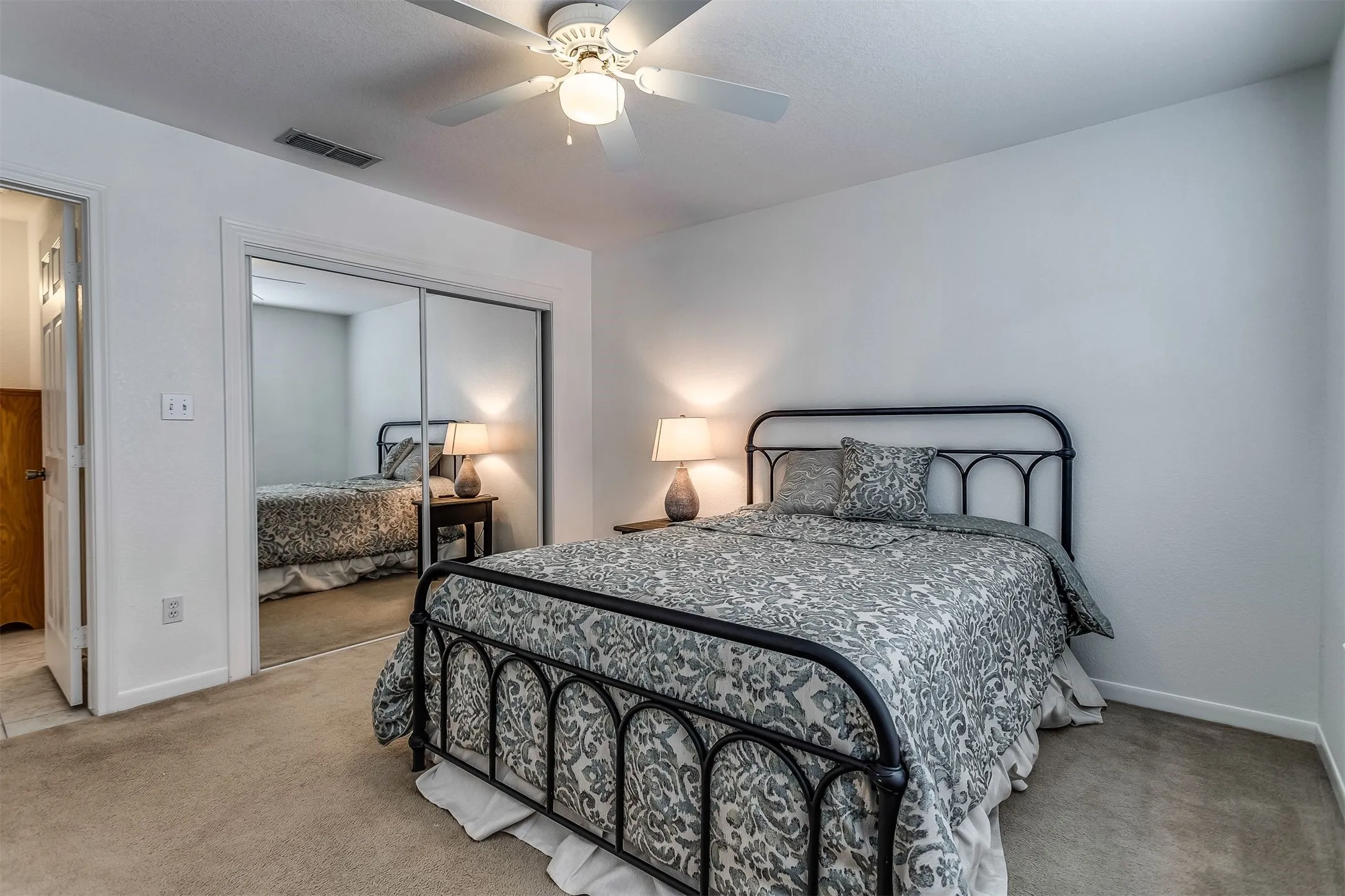 Single Family Residence For Sale in Tarrant County , 3721 El Campo Avenue, Fort Worth, Texas 76107, 3 Bedrooms, 3 Bathrooms, 3 Garage spaces, 1,700 Sqft, built in 2001, Price $599,000, mls#21331224, Real Estate Agent in Fort Worth, Homes For Sale in Tarrant county, Homes For Sale in Fort Worth, Realtor in Fort Worth Texas, Real Estate Brokerage Independent Realty Texas, Luminita Cordes Realtor