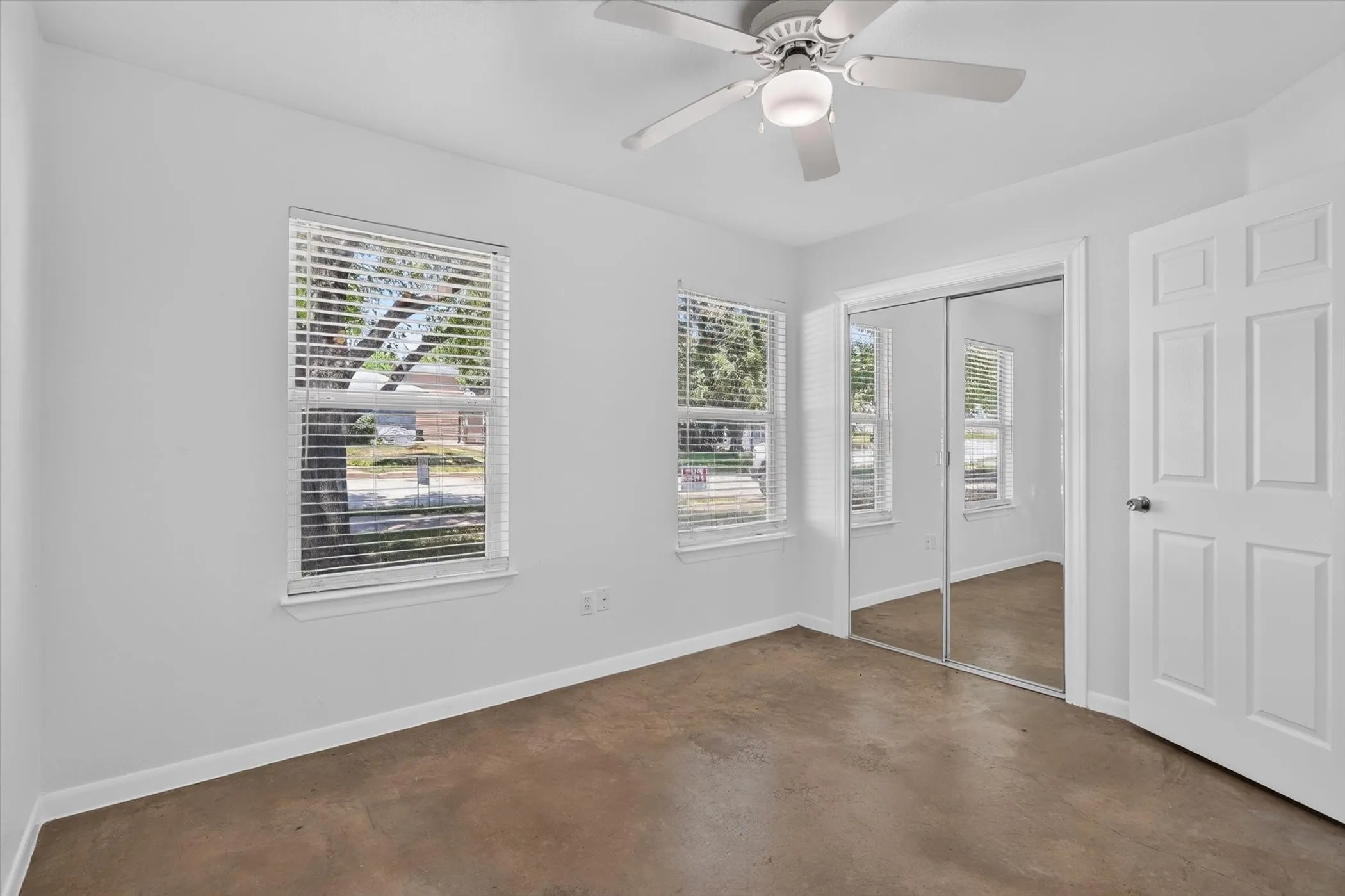 Single Family Residence For Sale in Tarrant County , 3721 El Campo Avenue, Fort Worth, Texas 76107, 3 Bedrooms, 3 Bathrooms, 3 Garage spaces, 1,700 Sqft, built in 2001, Price $599,000, mls#21331224, Real Estate Agent in Fort Worth, Homes For Sale in Tarrant county, Homes For Sale in Fort Worth, Realtor in Fort Worth Texas, Real Estate Brokerage Independent Realty Texas, Luminita Cordes Realtor