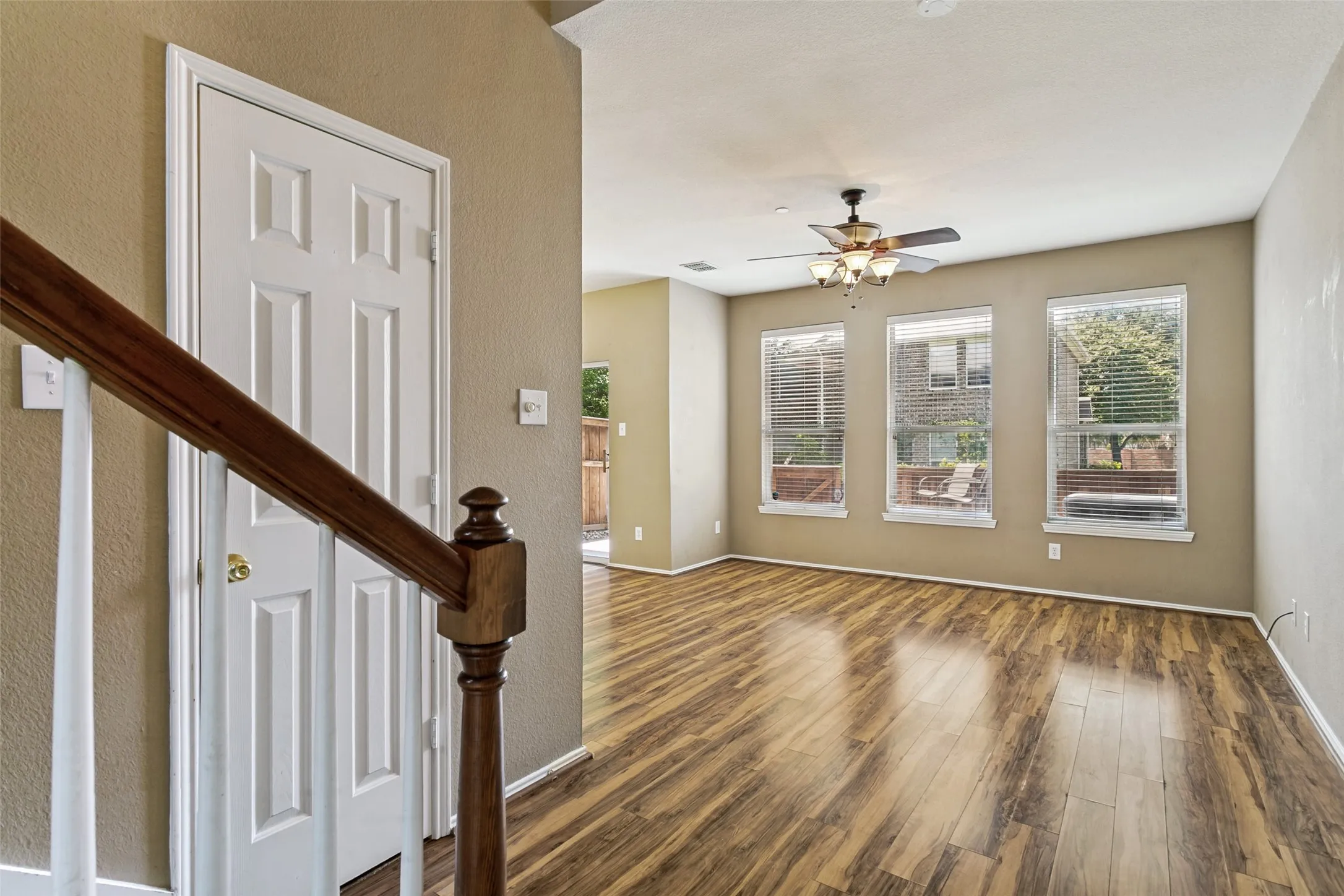 Townhouse For Sale in Dallas County , 2968 Muirfield Drive, Lewisville, Texas 75067, 2 Bedroom, 2 Bathroom, 1 Garage spaces, 1,544 Sqft, built in 2003, mls#21341456, Real Estate Agent in Lewisville, Homes For Sale in Dallas county, Homes For Sale in Lewisville, Realtor in Lewisville Texas, Real Estate Brokerage Independent Realty Texas, Luminita Cordes Realtor