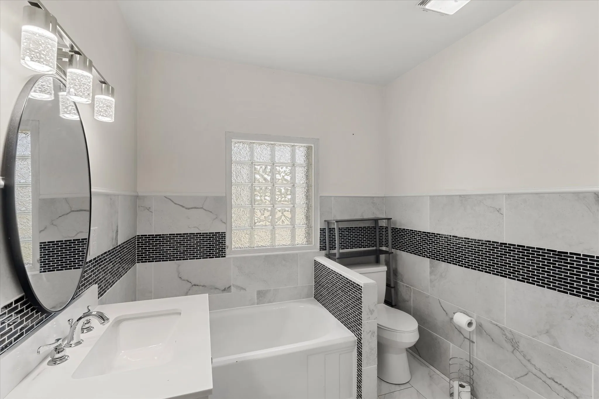 Single Family Residence For Sale in Houston County , 402 N Market Street, Grapeland, Texas 75844, 2 Bedroom, 1 Bathroom, Garage spaces, 1,314 Sqft, built in 1942, mls#21343397, Real Estate Agent in Grapeland, Homes For Sale in Houston county, Homes For Sale in Grapeland, Realtor in Grapeland Texas, Real Estate Brokerage Independent Realty Texas, Luminita Cordes Realtor
