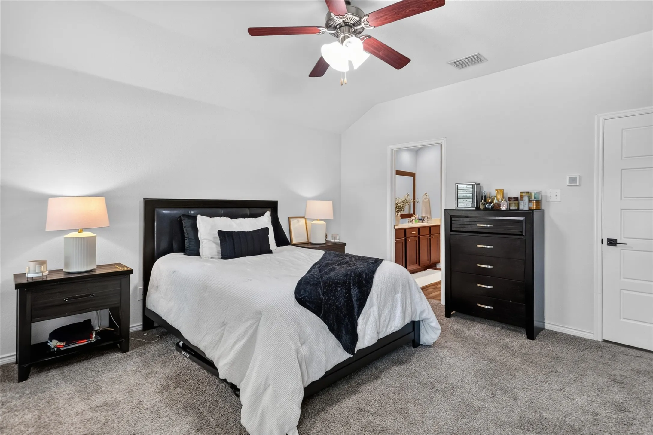 Single Family Residence For Sale in Denton County , 4148 Agatha Lane, Celina, Texas 76227, 4 Bedroom, 2 Bathroom, 2 Garage spaces, 2,036 Sqft, built in 2019, mls#21343390, Real Estate Agent in Celina, Homes For Sale in Denton county, Homes For Sale in Celina, Realtor in Celina Texas, Real Estate Brokerage Independent Realty Texas, Luminita Cordes Realtor
